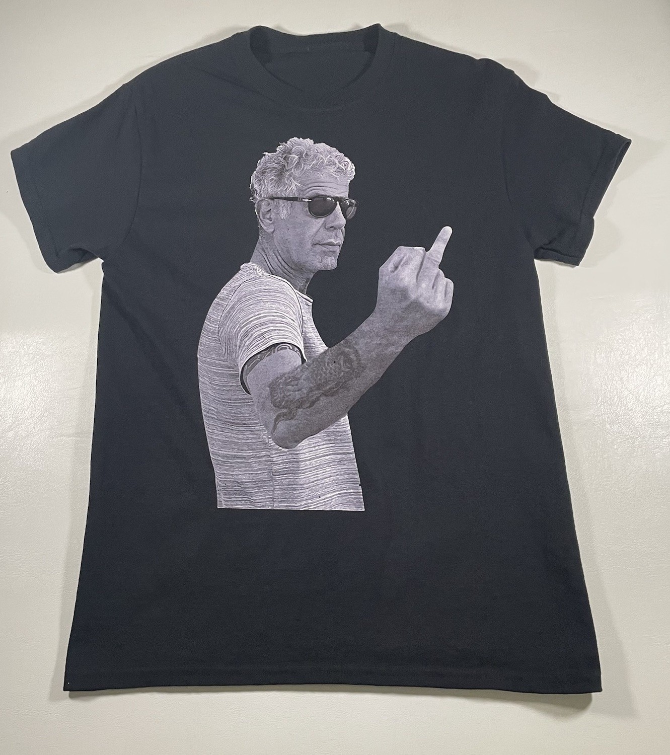 Anthony Bourdain T Shirt Fits S Graphic Print Middle Finger Chef TV Preowned