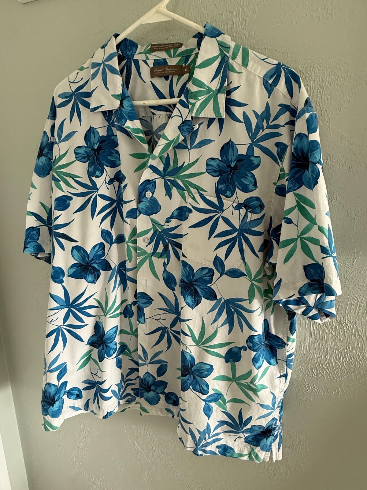 Men’s XL Tropical Shirt. Button-down. Excellent Condition.