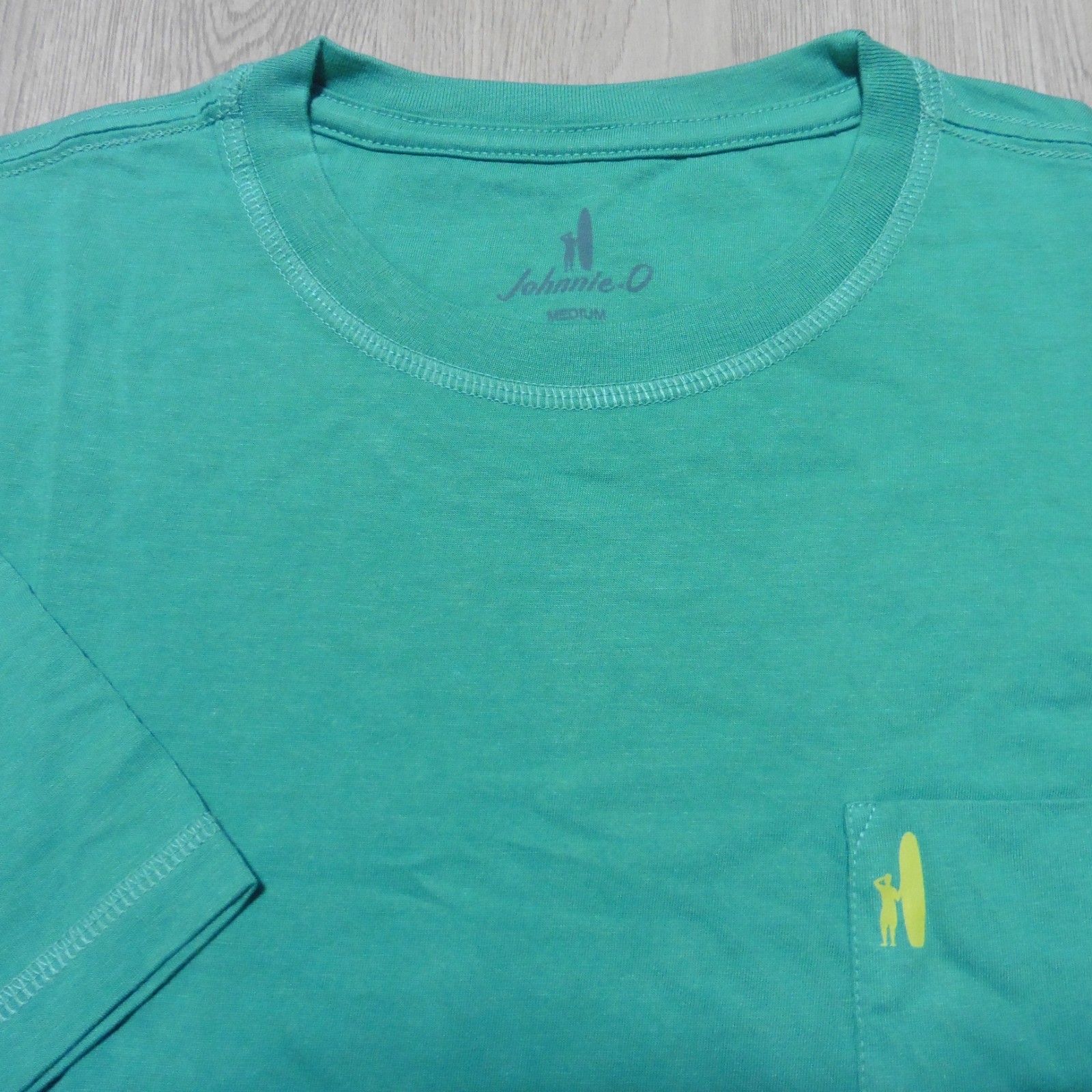 JOHNNIE O Mens M MEDIUM T SHIRT VINTAGE WAVE SEAGLASS SHORT SLEEVE GOLF SURFER