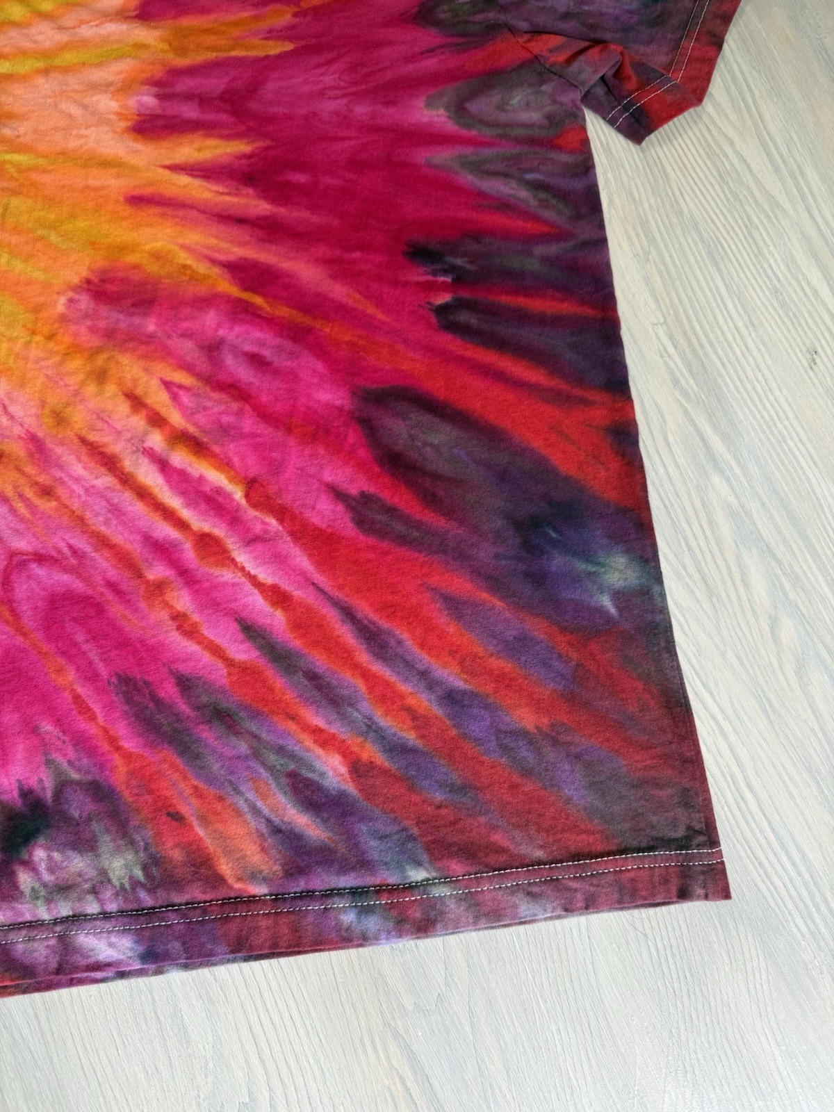 Ice Dyed T Shirt Sunburst Pattern Starburst Candy Color Inspired Size L Runs Sm