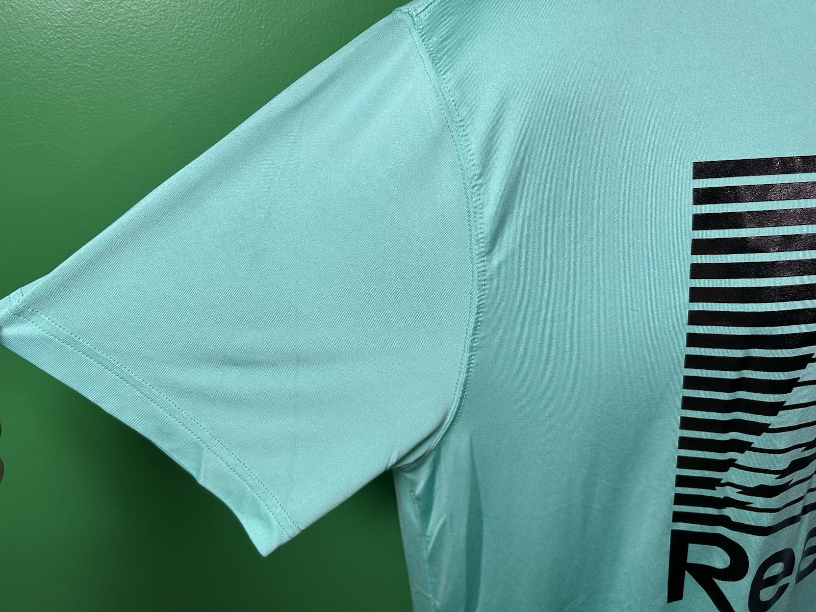 REEBOK Spellout T-Shirt Large Turquoise Polyester/Spandex Lightweight NICE!!