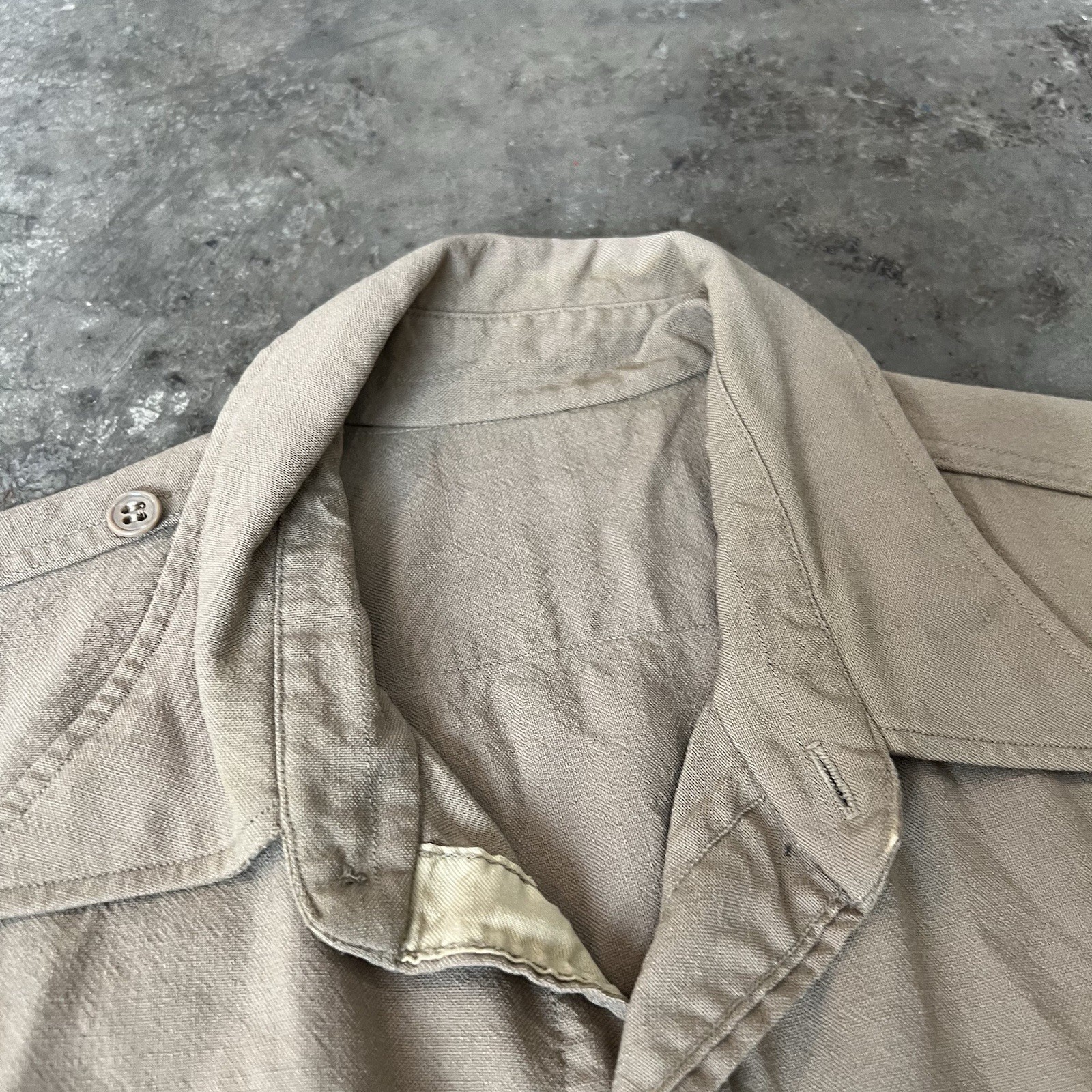 Vintage distressed US Army military shirt flaws vtg retro 40s 50s L/XL