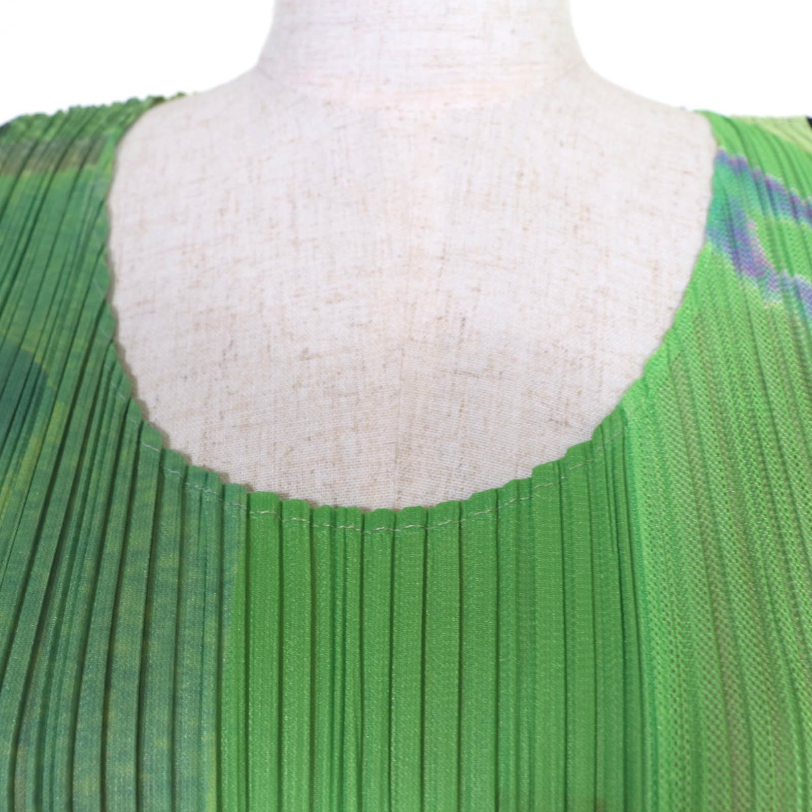Issey Miyake PLEATS PLEASE PLEATS PLEASE Polyester T-shirt – DUTY FREE