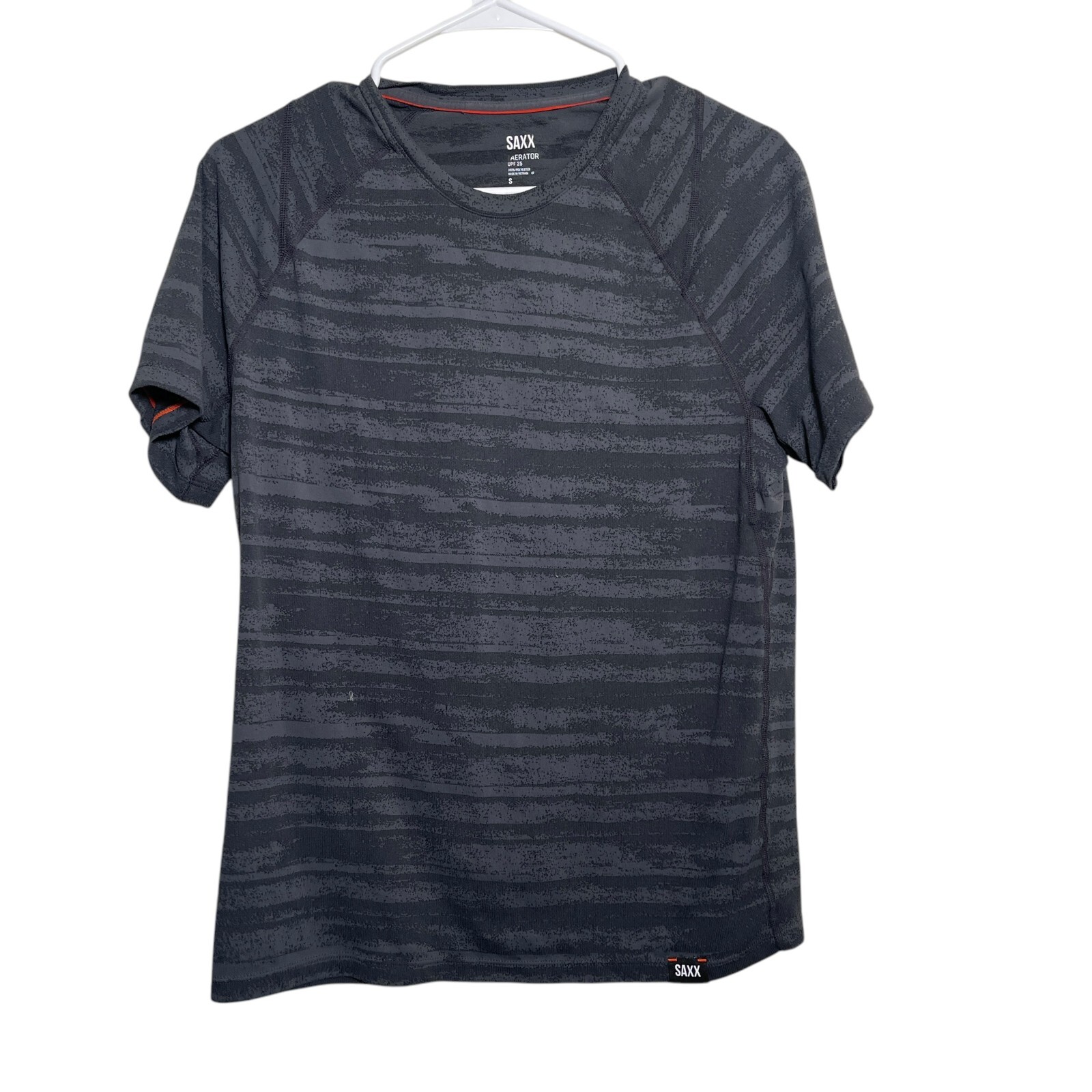Saxx T-Shirt Men’s Small Gray Camo Short Sleeve Crew Neck Athletic Shirt UPF Top