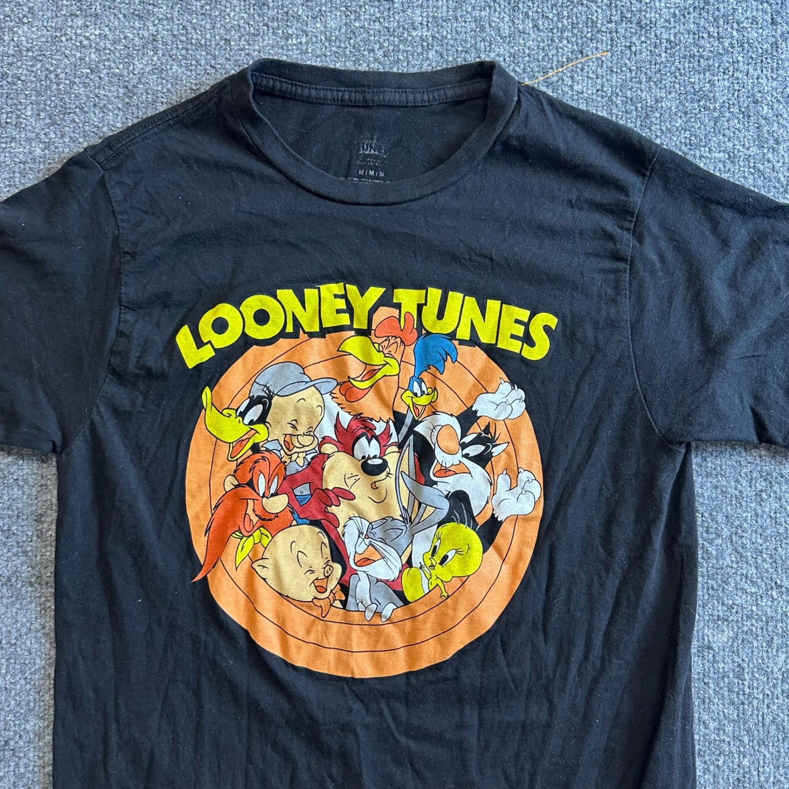 Looney Tunes T-Shirt Mens Size MediumGraphic Short Sleeve Cartoon Crewneck