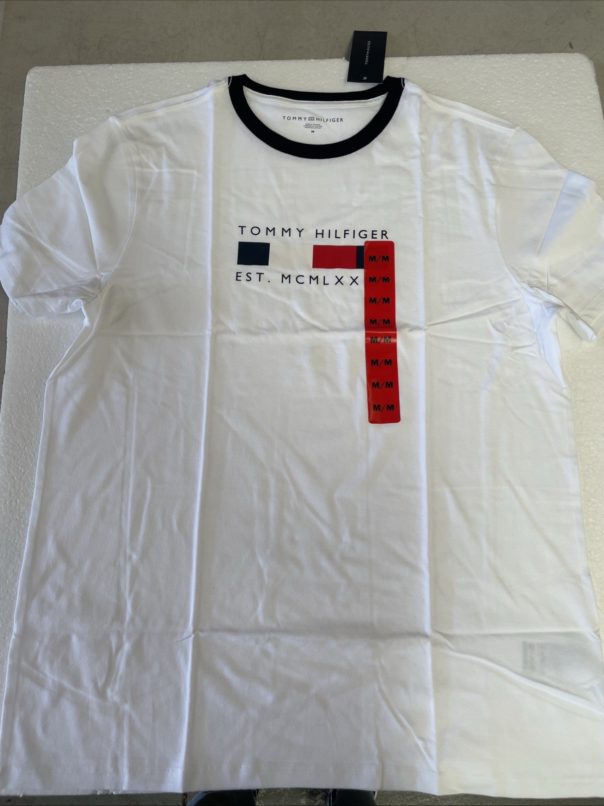 NWT Men’s Tommy Hilfiger Classic Logo Short Sleeve T-Shirt White size M