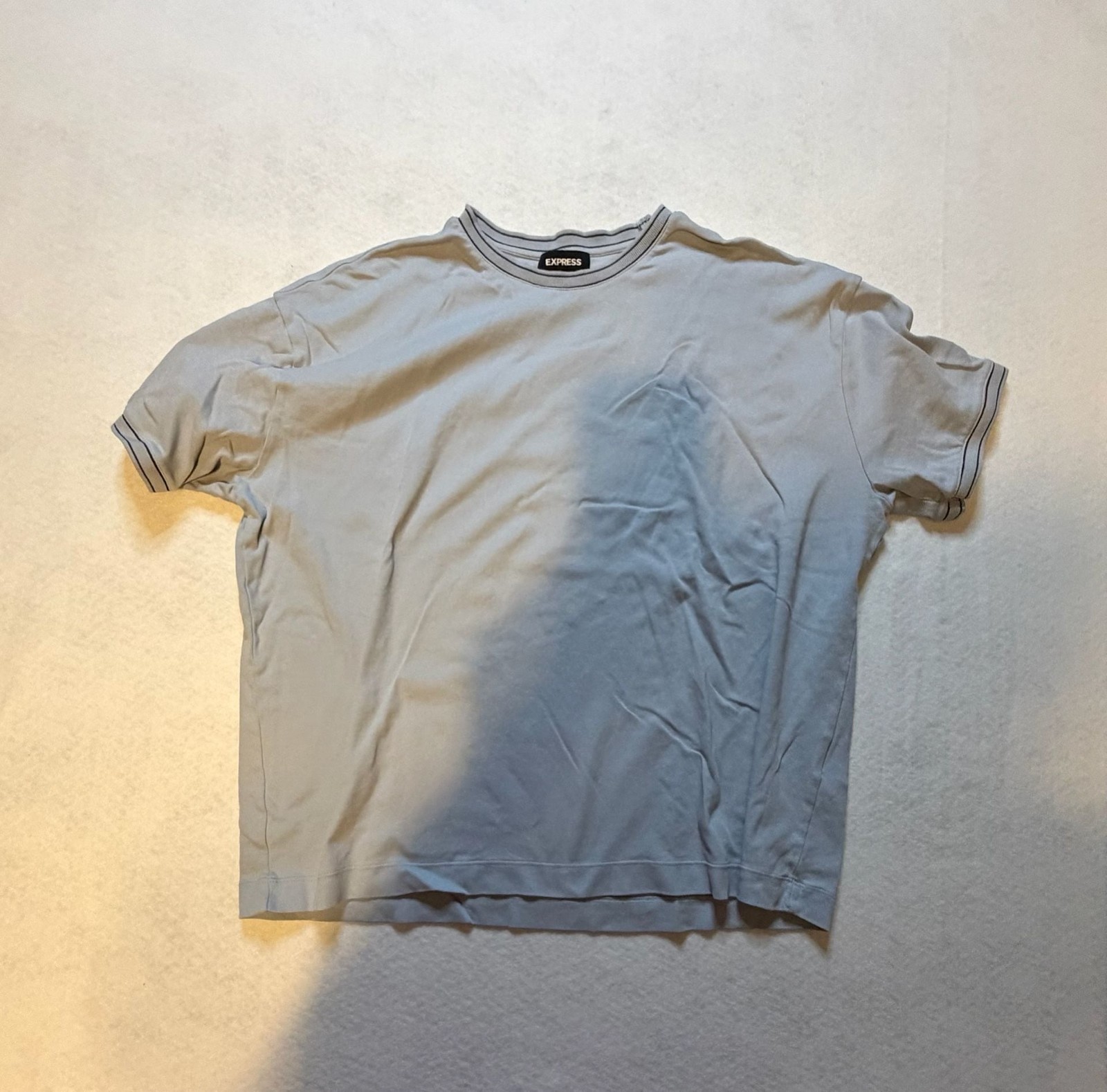 Express Men’s Light Gray Boxy Fit T-Shirt with Striped Trim Collar and Cuffs