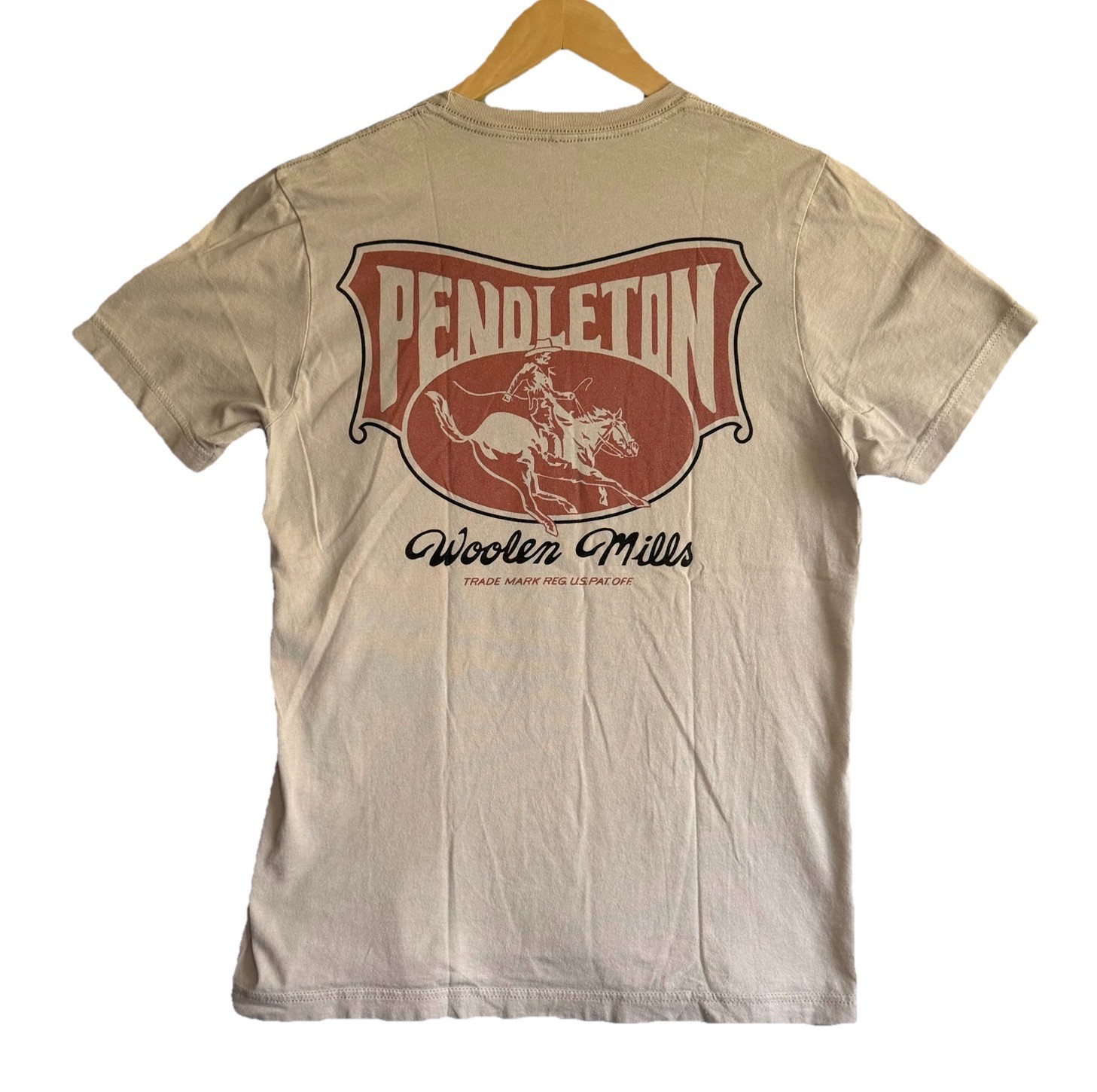 Pendleton T Shirt Mens M Graphic Cream Western Cowboy Woolen Mills Logo Tee