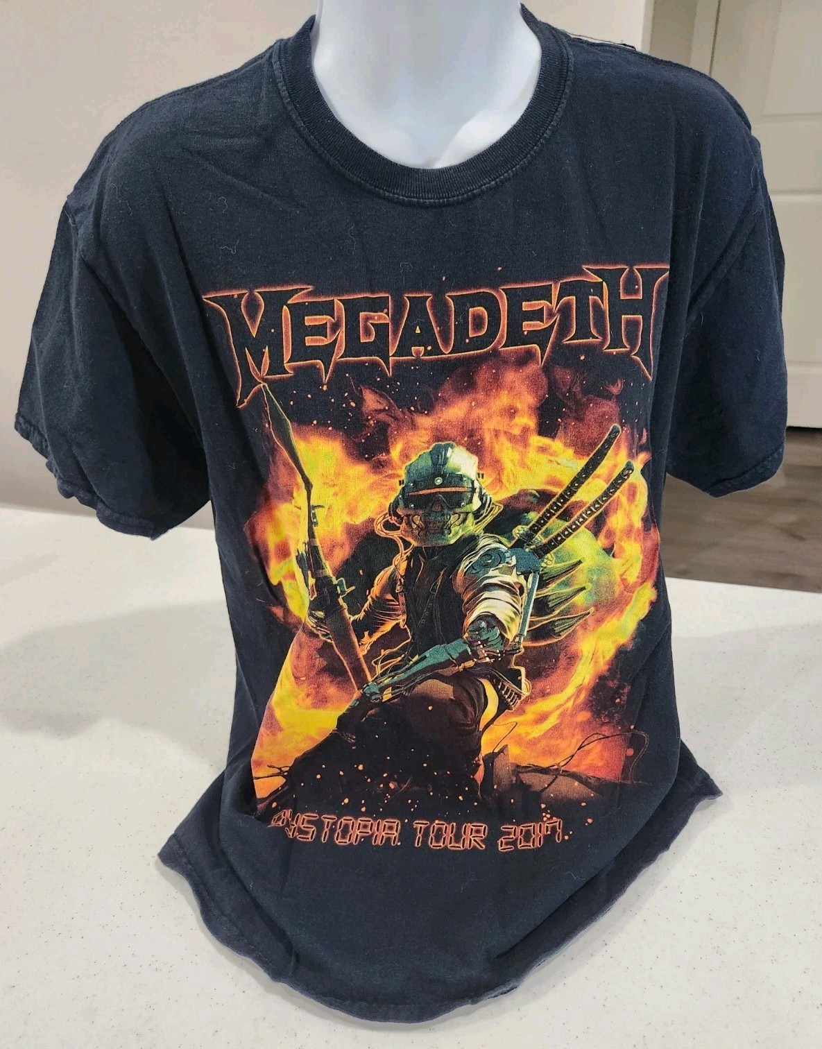 Megadeth Dystopia World Tour 2017 Graphic Tee Adult Size M Concert T-Shirt Used