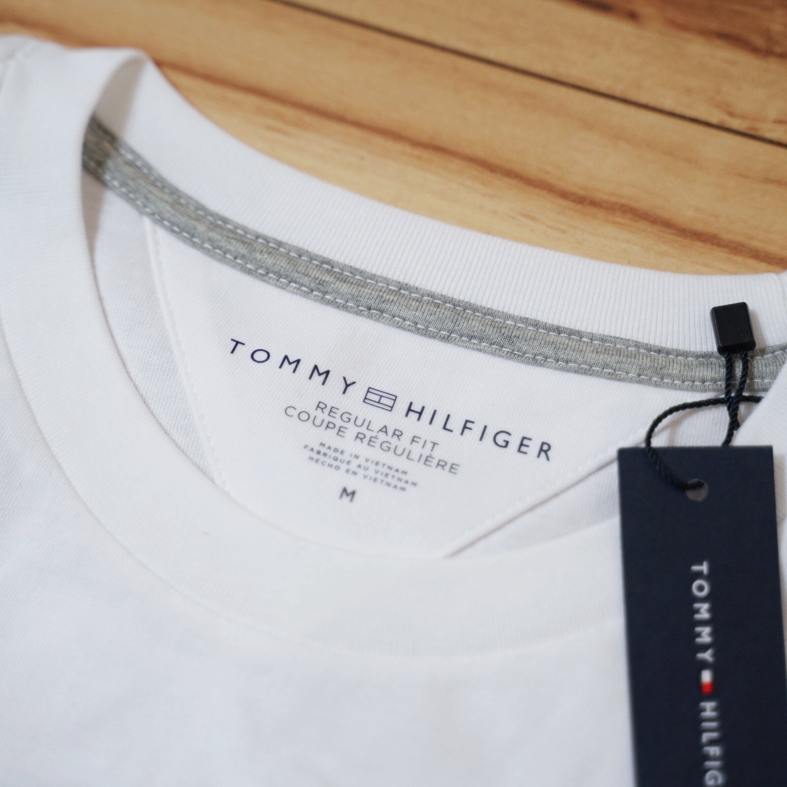 Tommy Hilfiger modern varsity logo cotton t-shirt New York embroidery LOGO