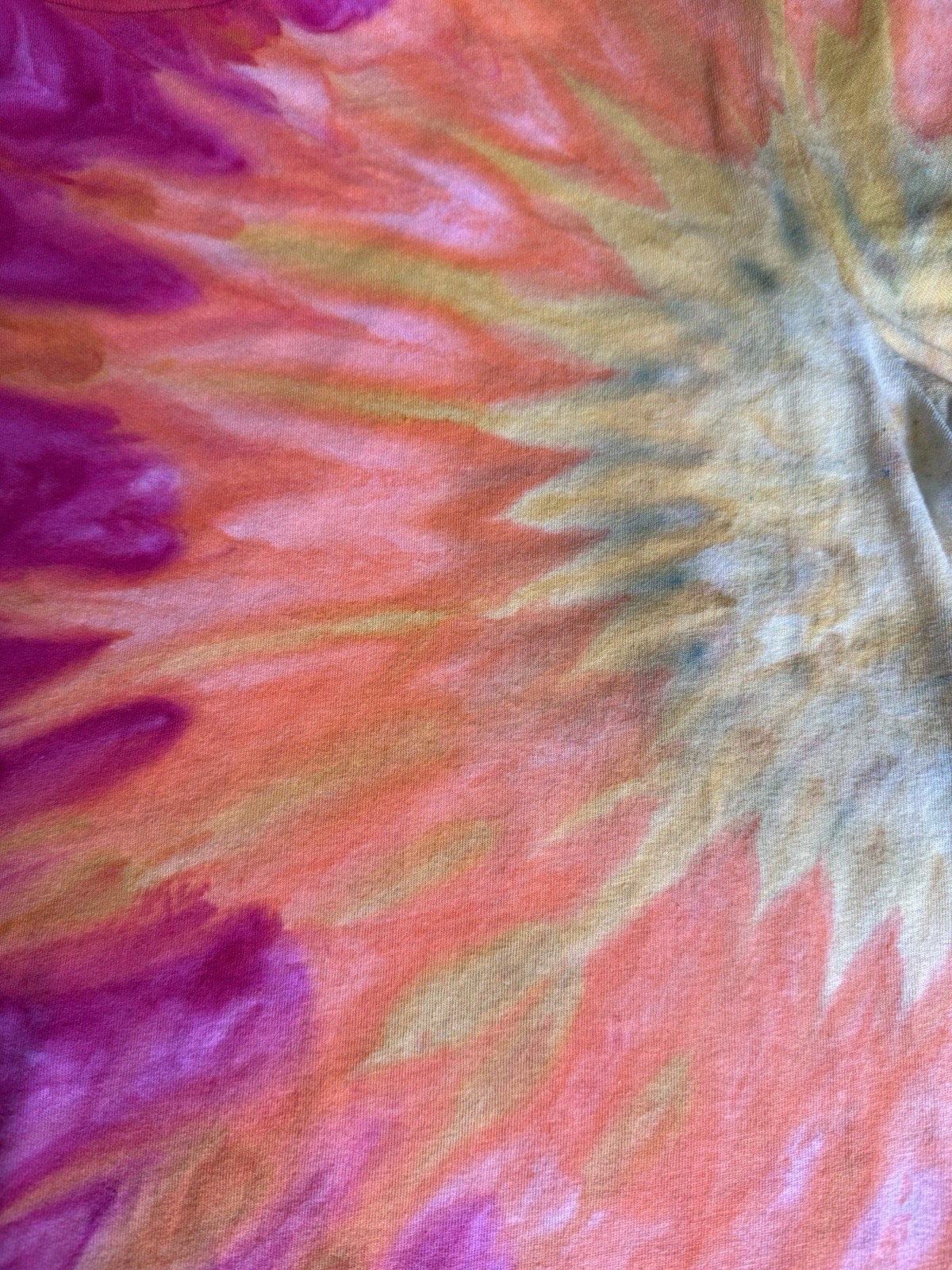 Ice Dyed T Shirt Sunburst Pattern Starburst Candy Color Inspired Size L Runs Sm