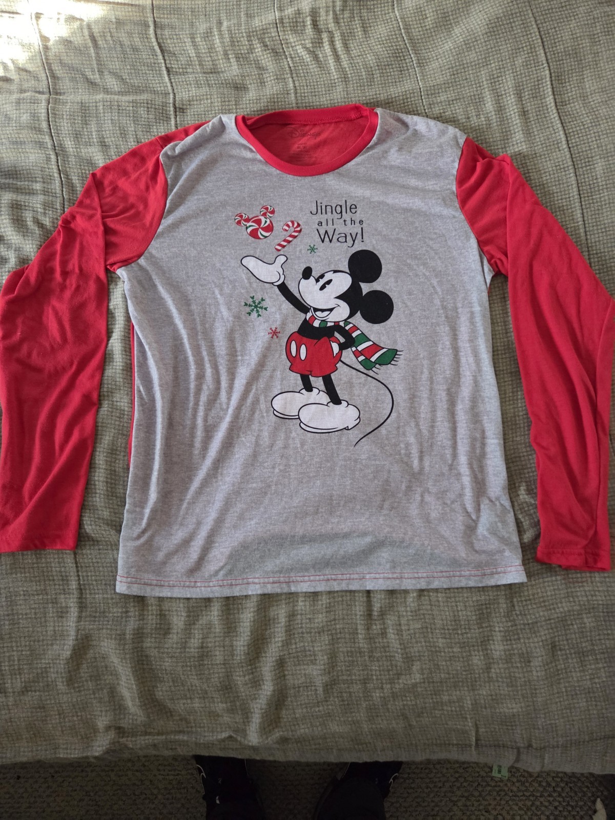 Gray And Red Disney Mickey Mouse “Jingle All The Way” T-shirt Men’s Size M