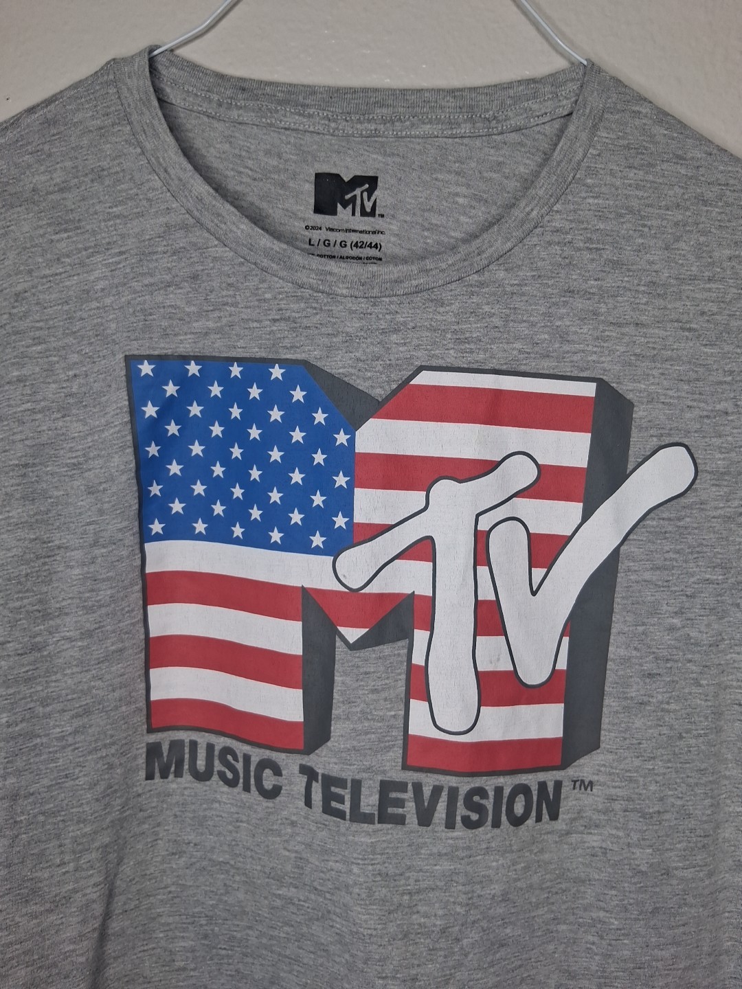 MTV Music Television T-Shirt USA American Flag Print Tee Large (42/44)