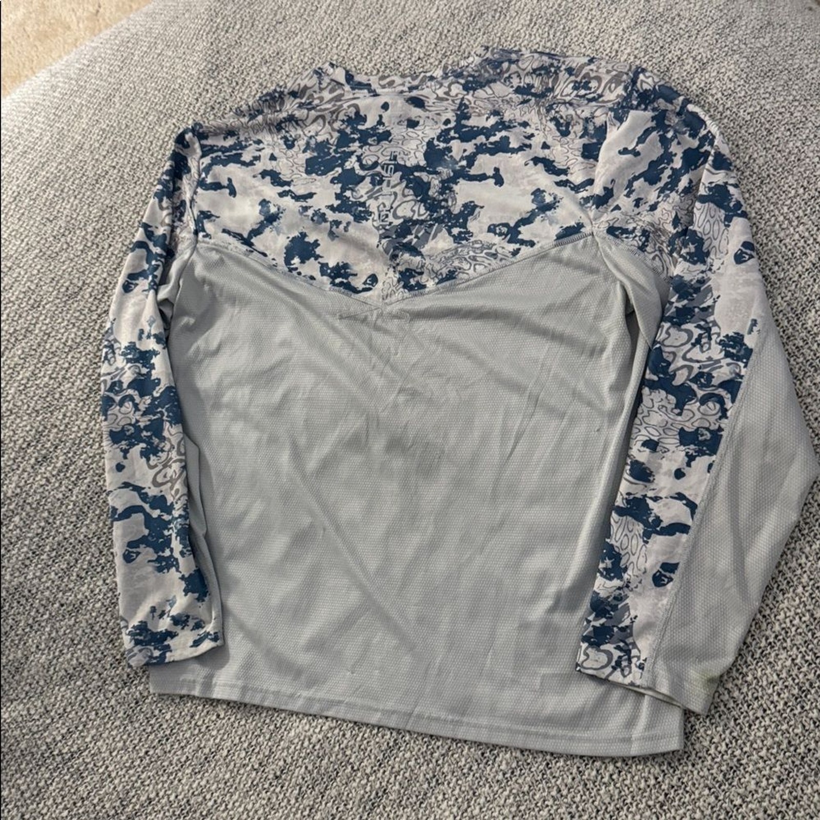 Huk Performance Fishing Shirt – Blue Camo Print – Size Large