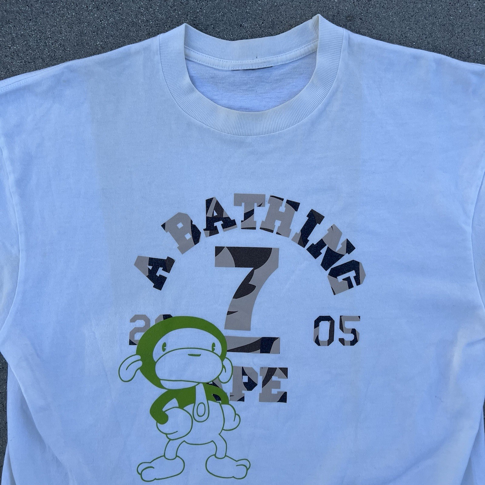 Vintage 2005 Y2K A Bathing Ape BABY MILO Graphic T-Shirt L