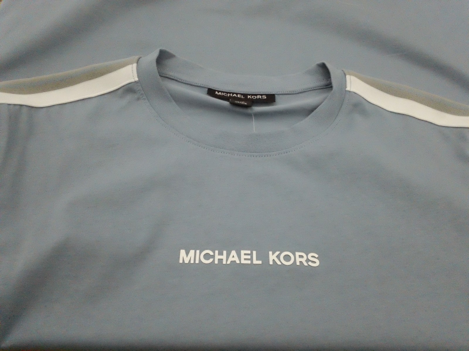 NWT Men’s Size Large Michael Kors Chambray Color T-Shirt