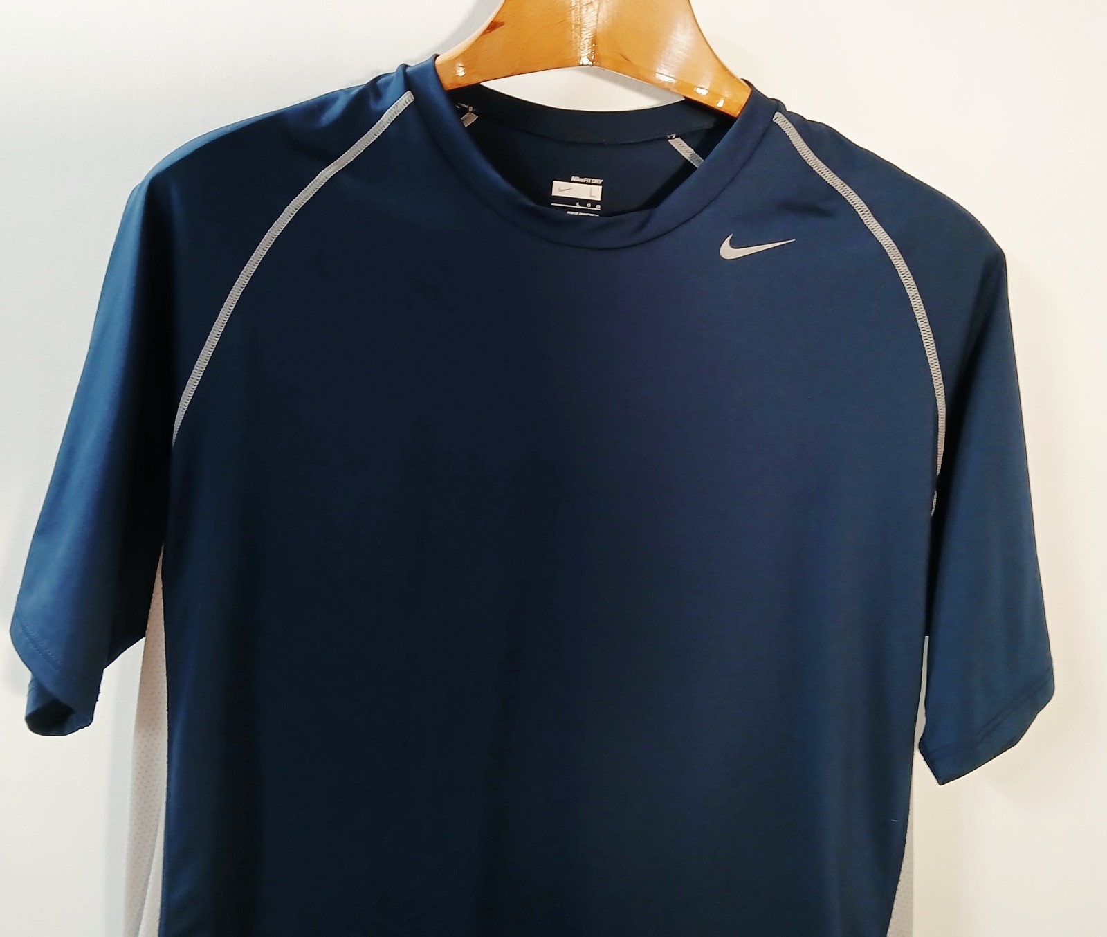 NIKE Fit Dry Blue and Gray Short Sleeve Crew Neck Pullover Men’s Large NWOT
