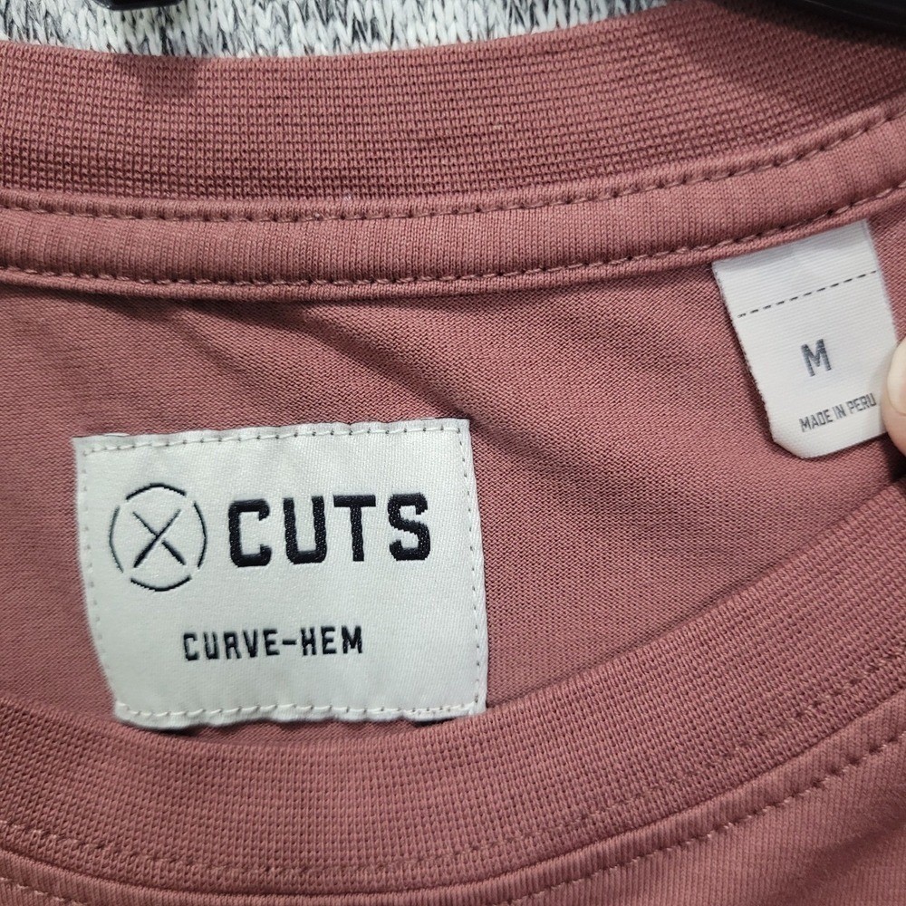 Cuts Curve-Hem T-Shirt Men’s Size M Short Sleeve Casual Top Maroon