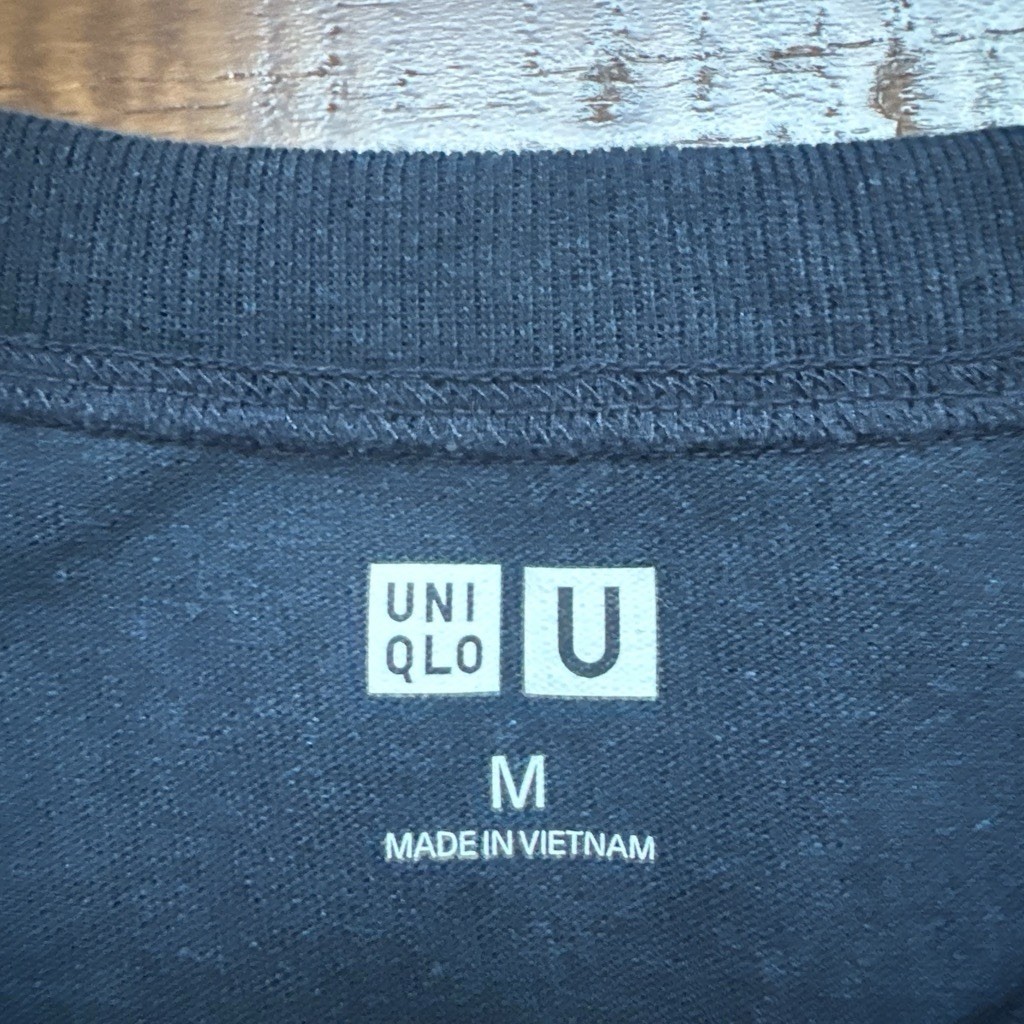 Uniqlo Men’s Dark Navy Blue Short Sleeve T-Shirt Size Medium