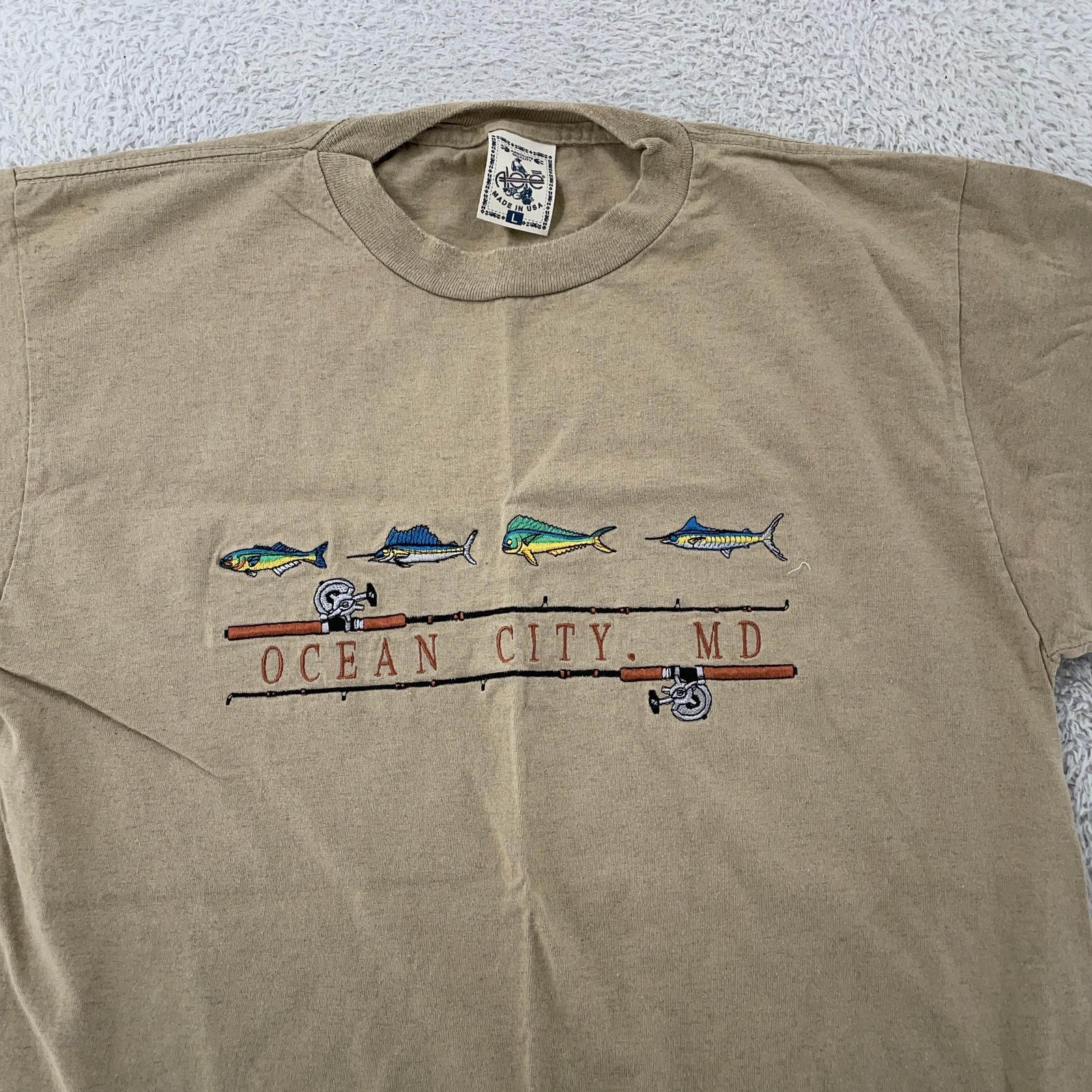 Vintage Ocean City Maryland Embroidered Shirt Mens M/L Tan Fishing Fish USA 90s