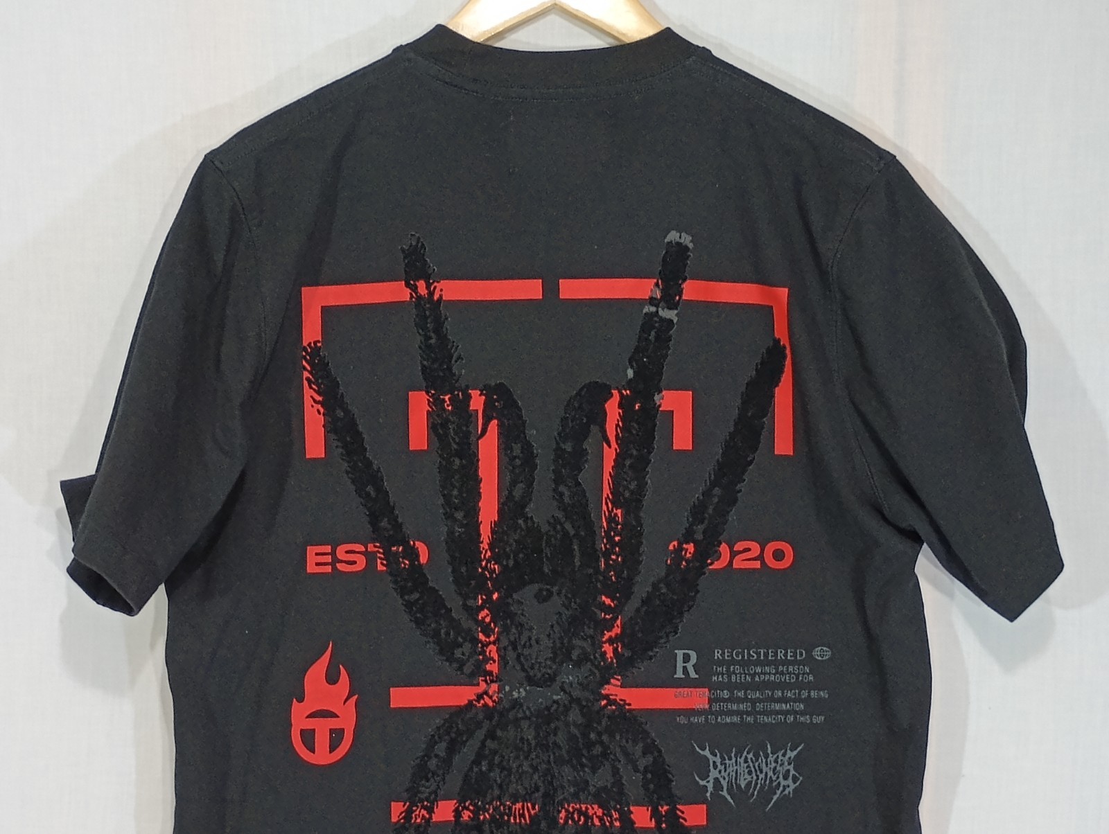 Tenaciti Studios Staple 2 (Nu Spider)Tarantula Graphic T-Shirt Black Size M