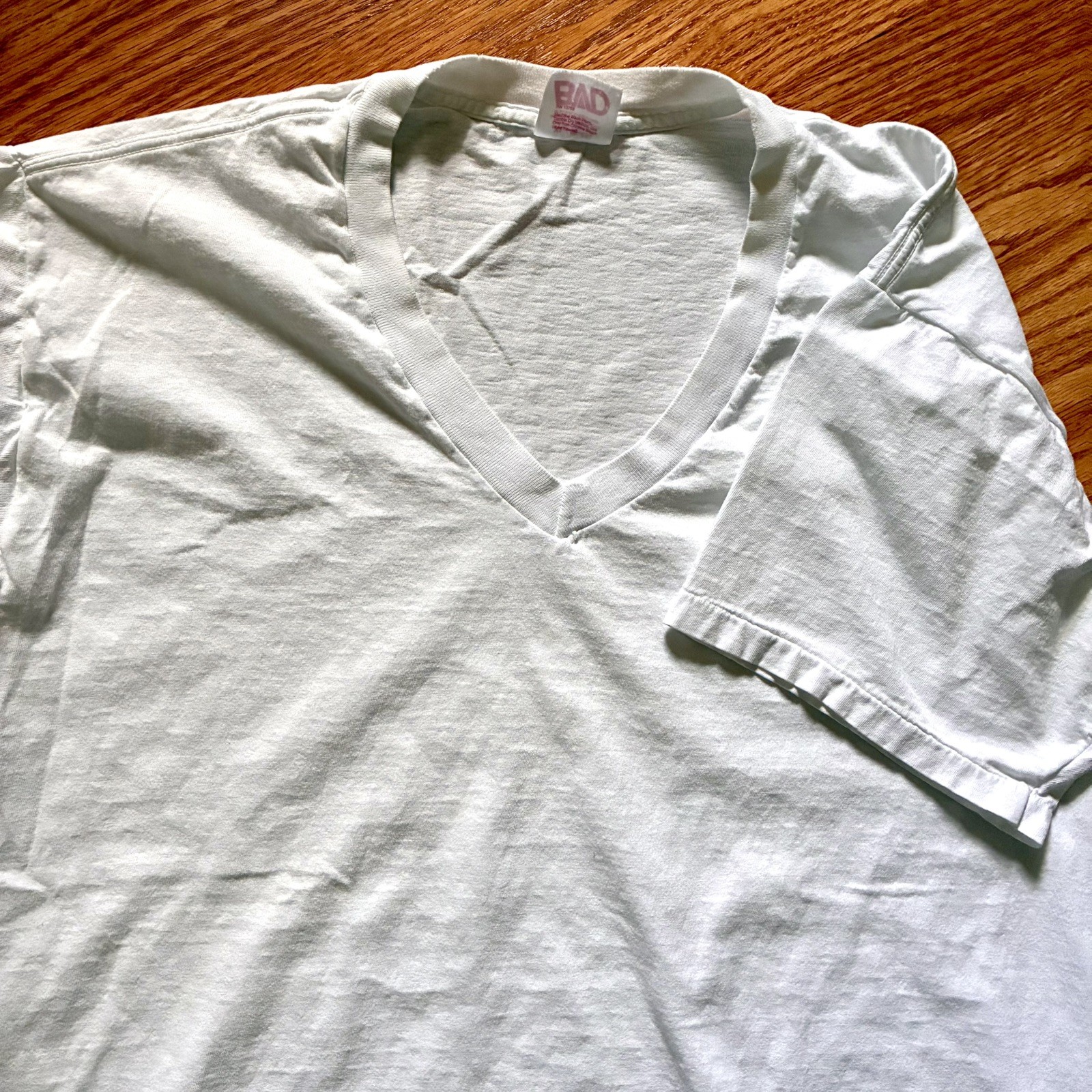 VINTAGE 80s/90s BVD White Single-Stitch V-Neck T-shirt Size Large