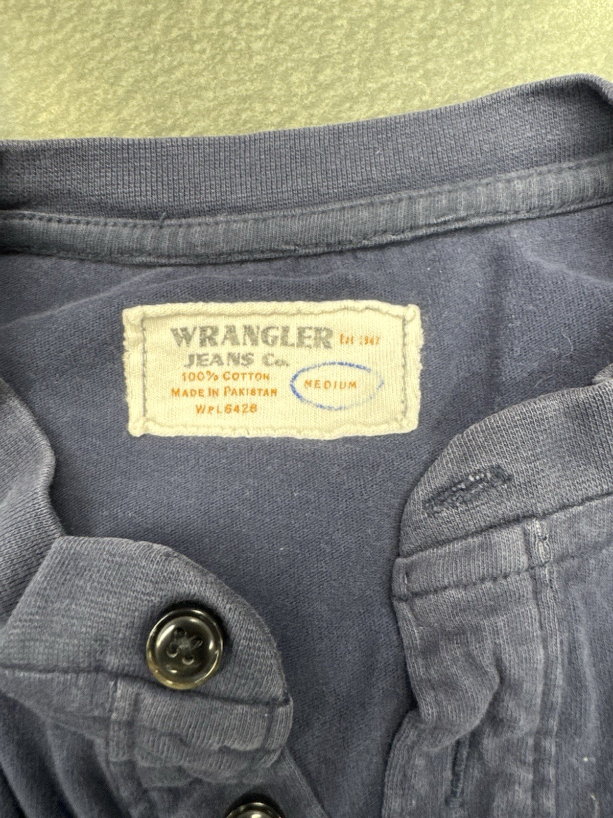 Wrangler Jeans Co Blue Henley Shirt Mens Medium Long Sleeve 100% Cotton