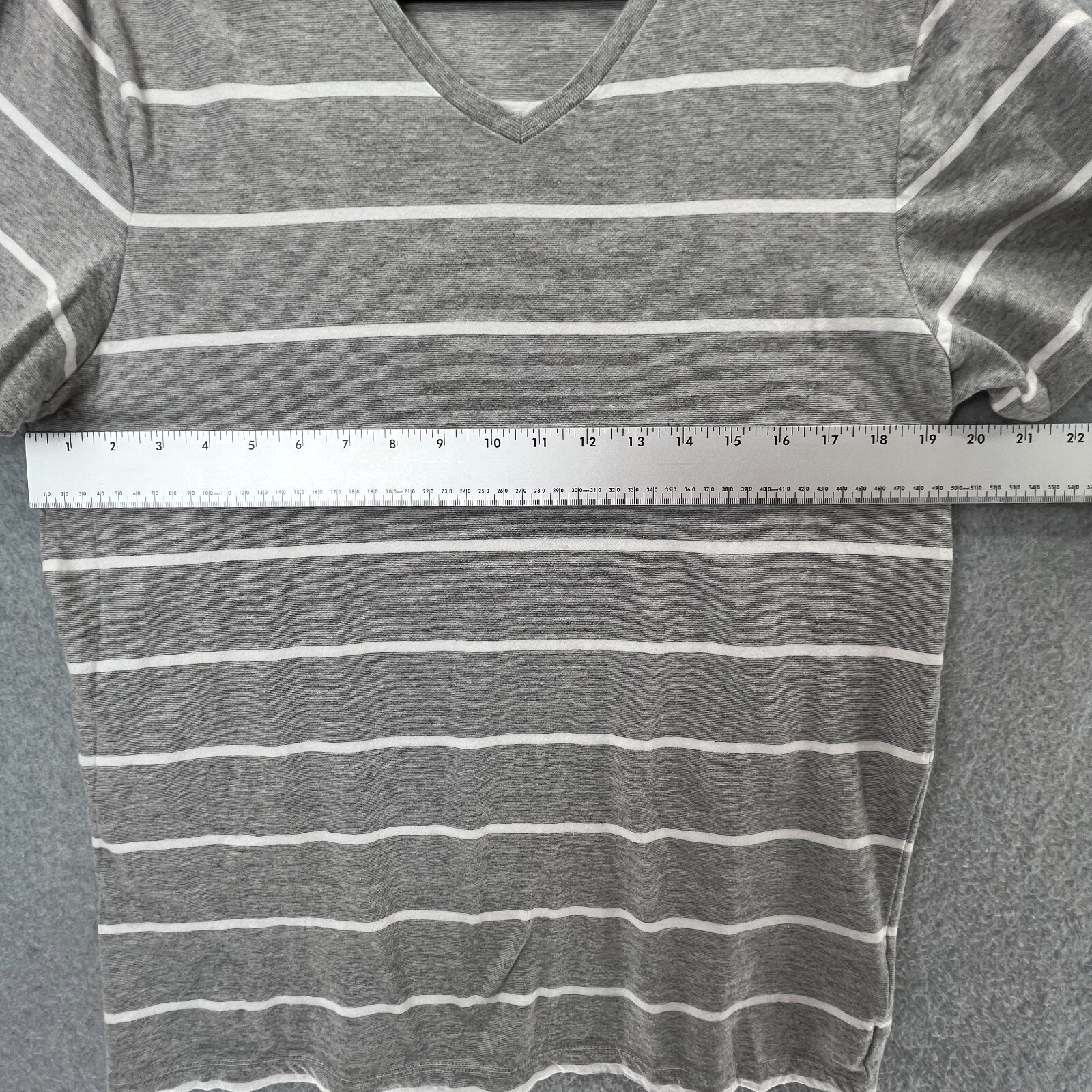 Lot of 6 Forever 21 Men & Old Navy Short Sleeve Shirts Size Medium Blue Red Gray
