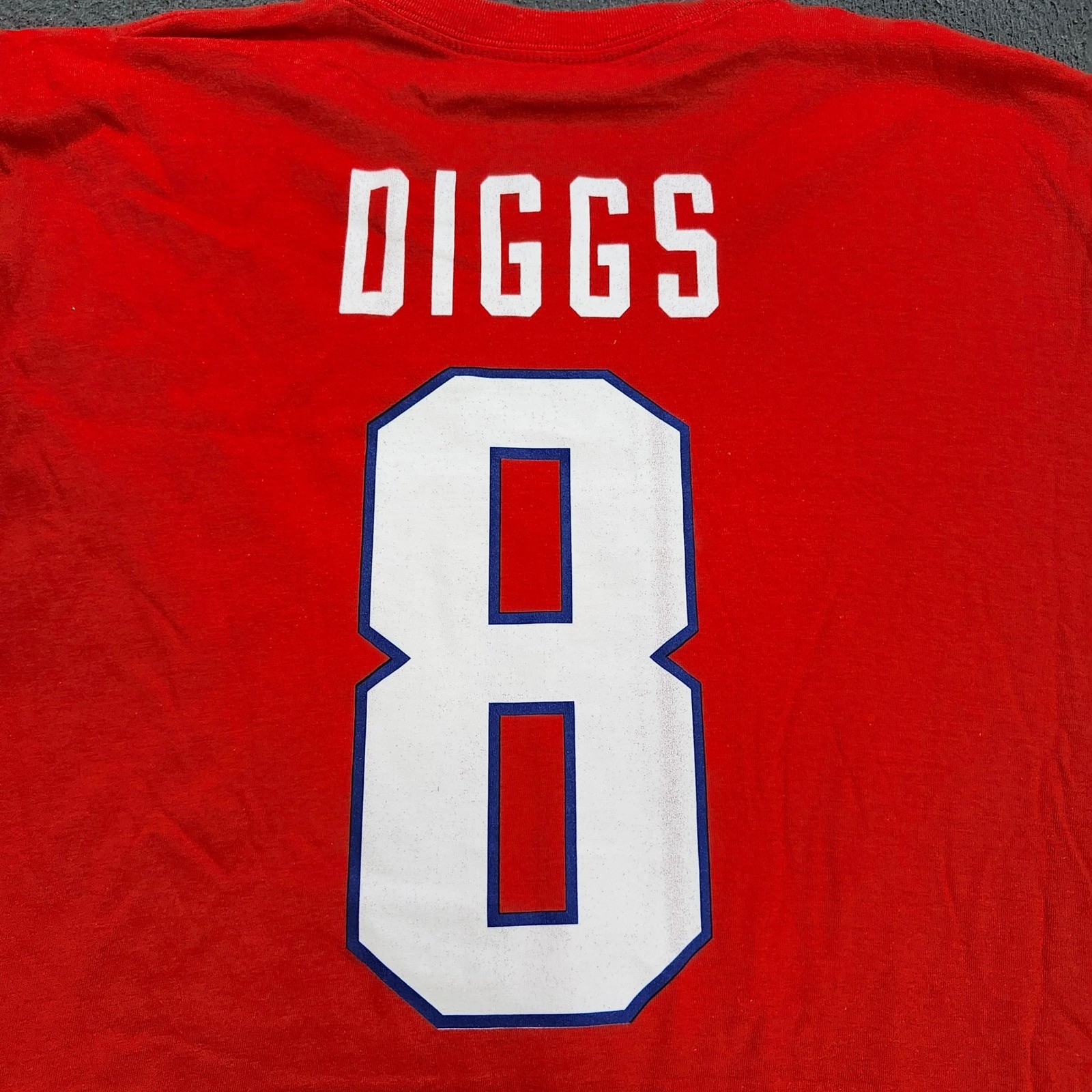 Fanatics Mens New England Patriots Diggs 8 Red Pat Patriot Graphic T-Shirt Large