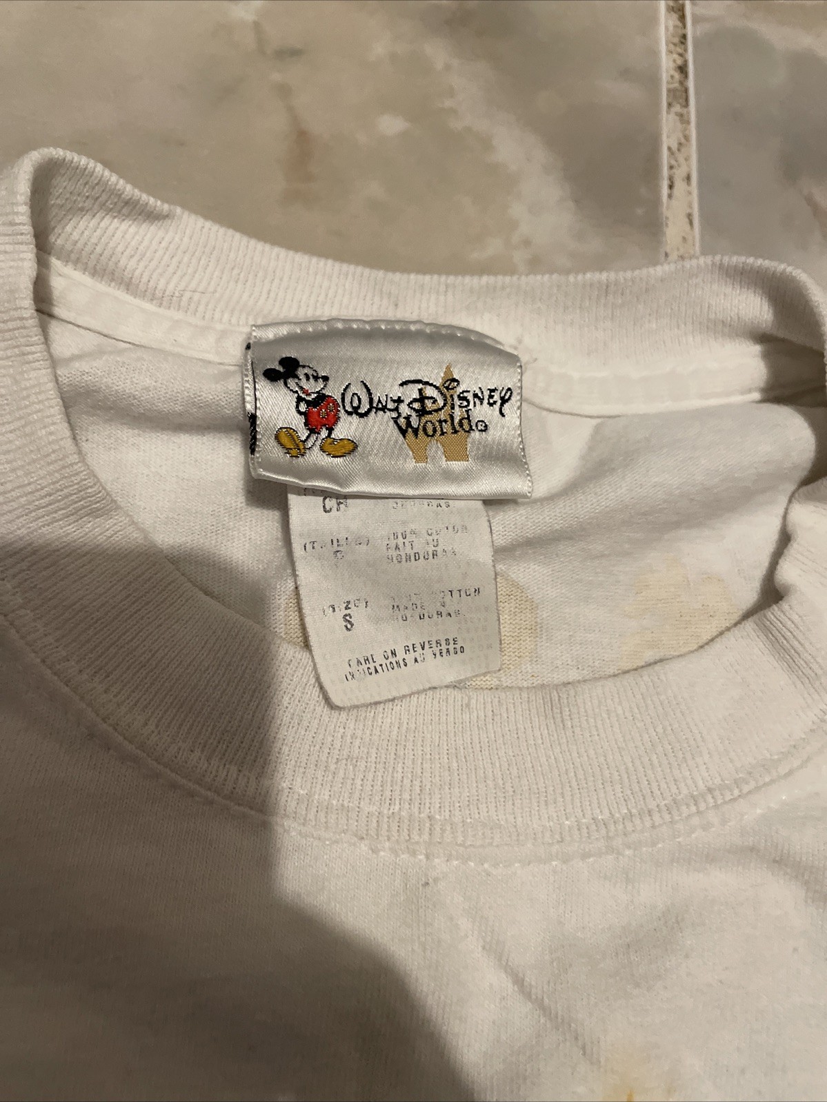 Vintage Walt Disney World The Happiest Celebration On Earth Friends Tee Small