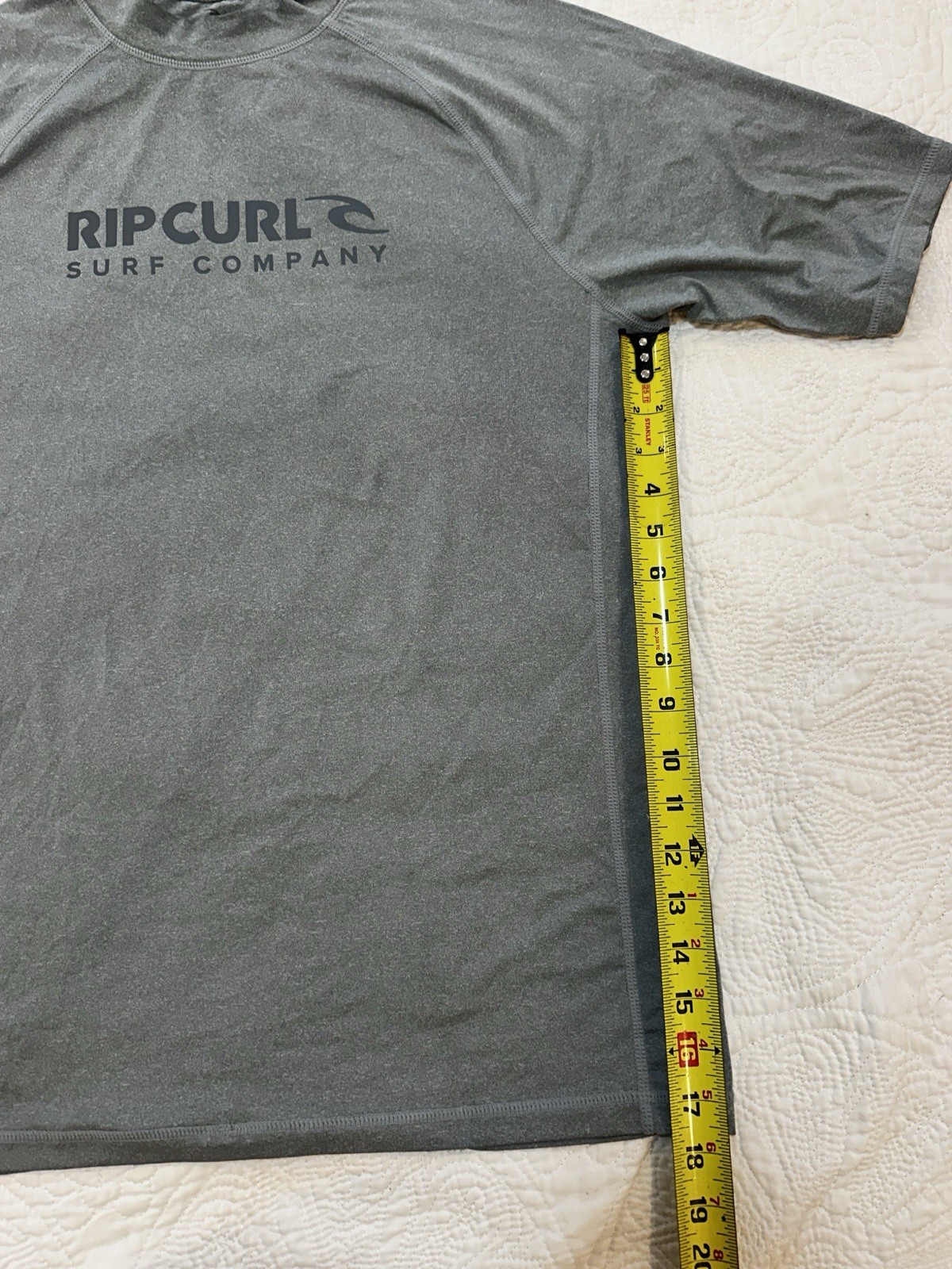 Rip Curl Men’s Large Gray Surf Ocean Beach Relaxed Fit Rashguard UPF 50+