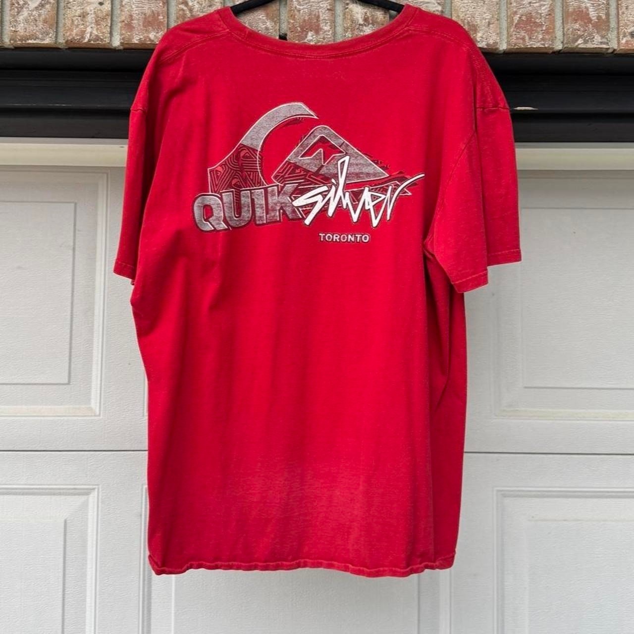 RED 00s QUIKSILVER “TORONTO” GRAPHIC TEE