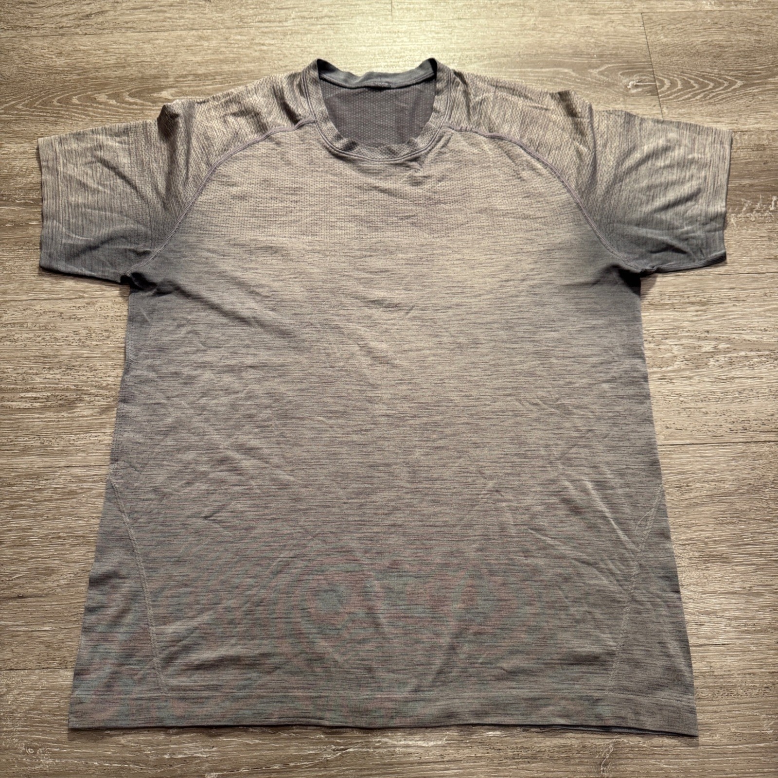 Lululemon Shirt Mens L Gray Space Dye Nylon Metal Vent Tech Training Running Tee