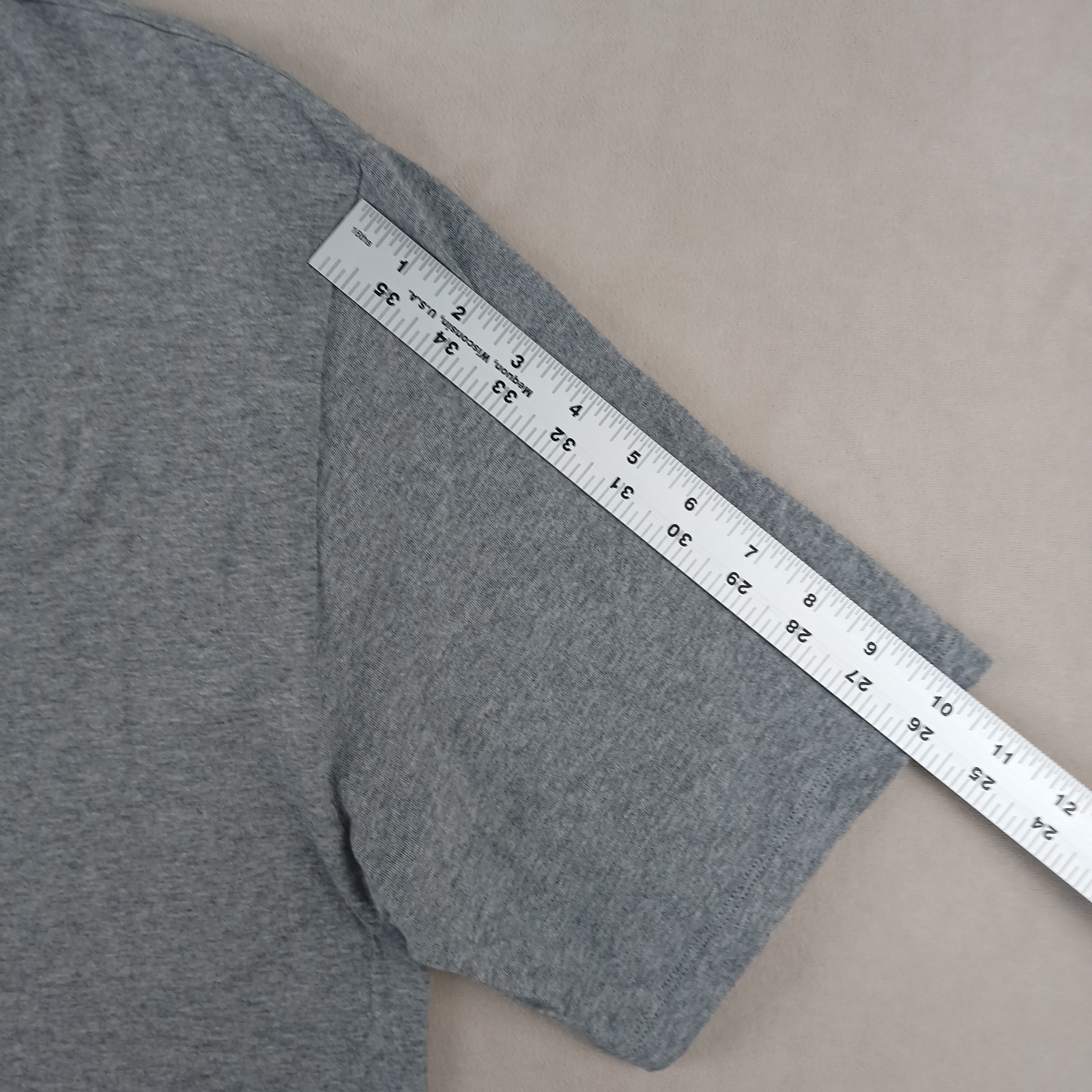 Hugo Boss XXL Mens T Shirt 22×30 Wide Neck Gray Embroidered Logo ** Fits Medium