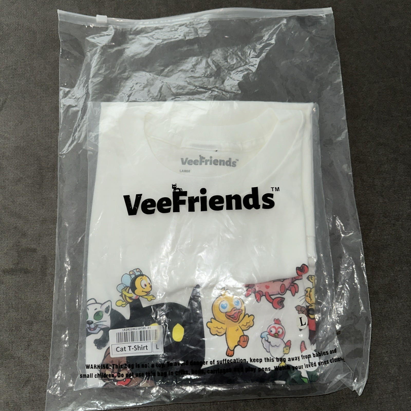 VeeFriends Exclusive Friends and Family Tee Size Large Brand New