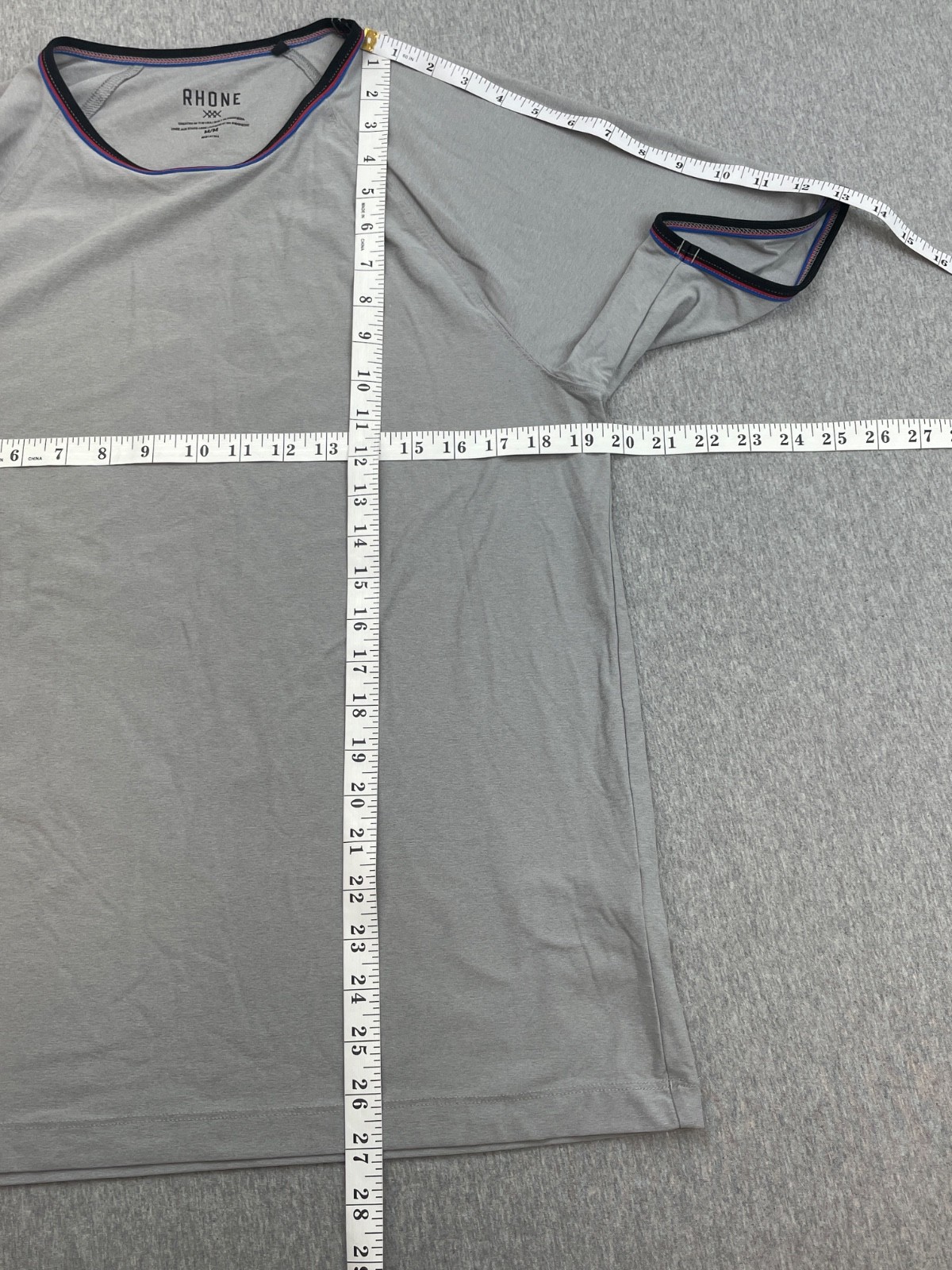 Rhone Shirt Mens Medium Gray Performance Stretch Short Sleeve Crewneck Pullover