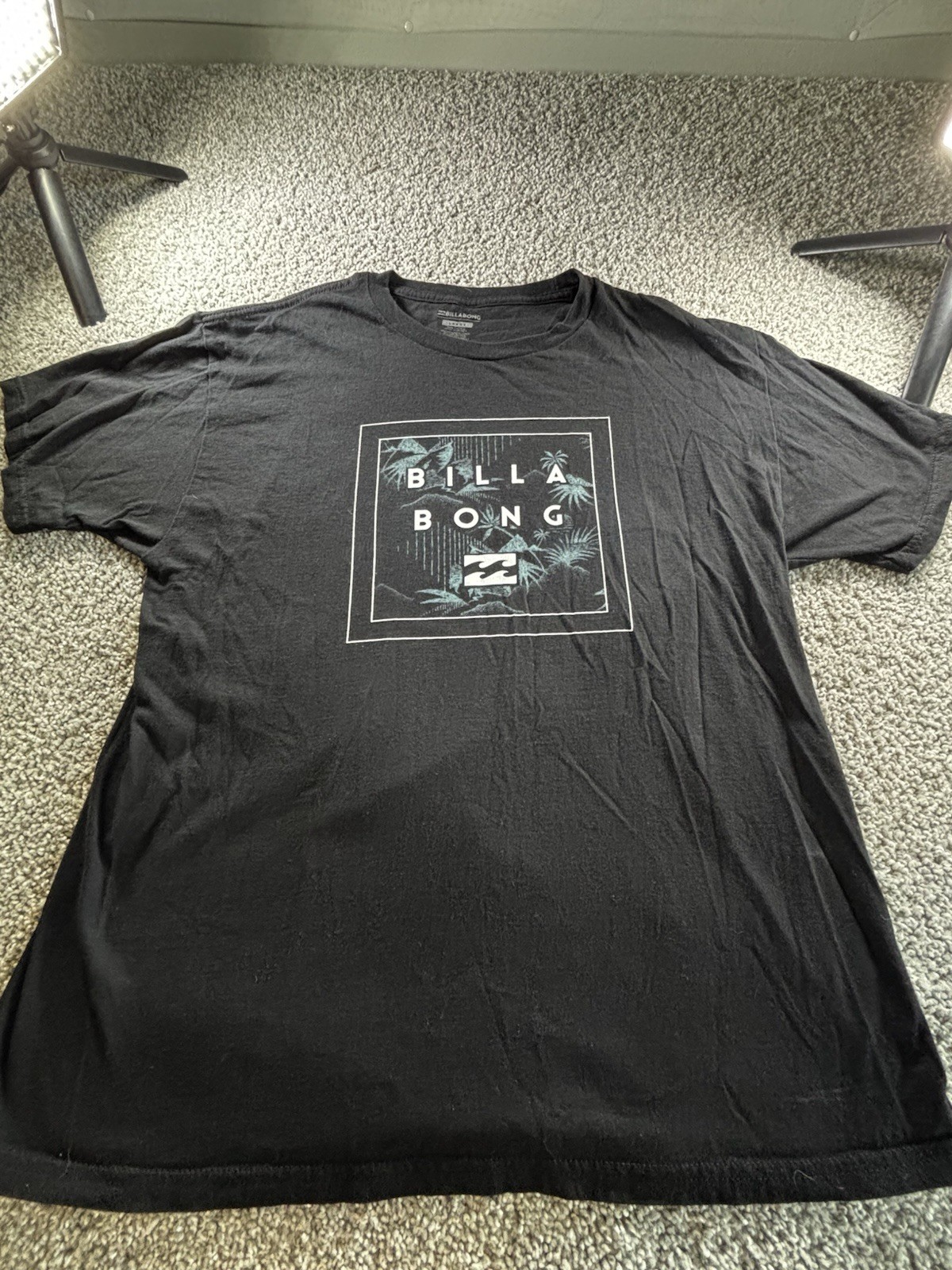 Billabong Men’s L Regular Black Crew Neck Short Sleeve Logo Graphic Print Tee