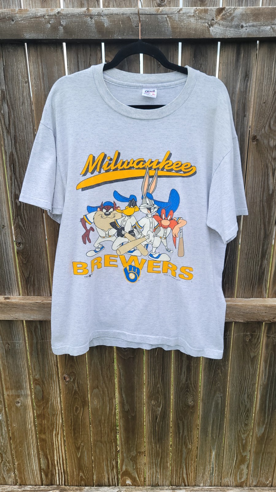 Vintage 1993 Milwaukee Brewers Looney Tunes Baseball Shirt XL Single Stitch