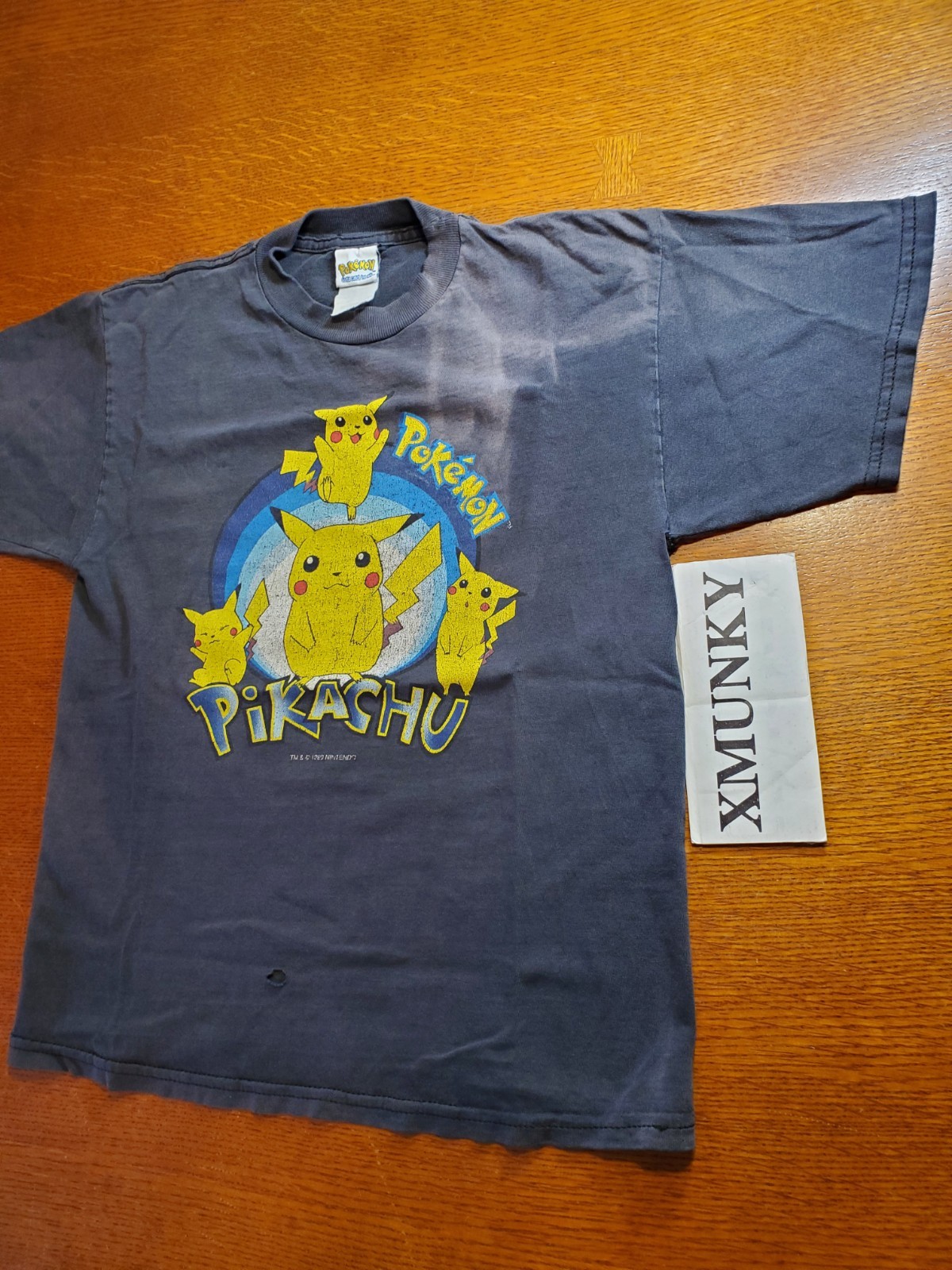 Vintage 1999 Pokemon Pikachu Nintendo T-Shirt XS Black Faded Distressed Nice!