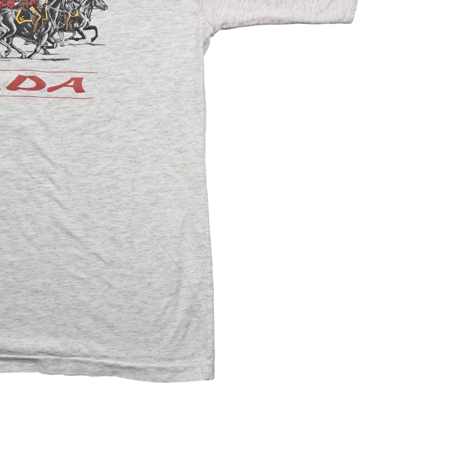 Canada T Shirt Large Men’s White Cotton Vintage Single Stitch Tourist