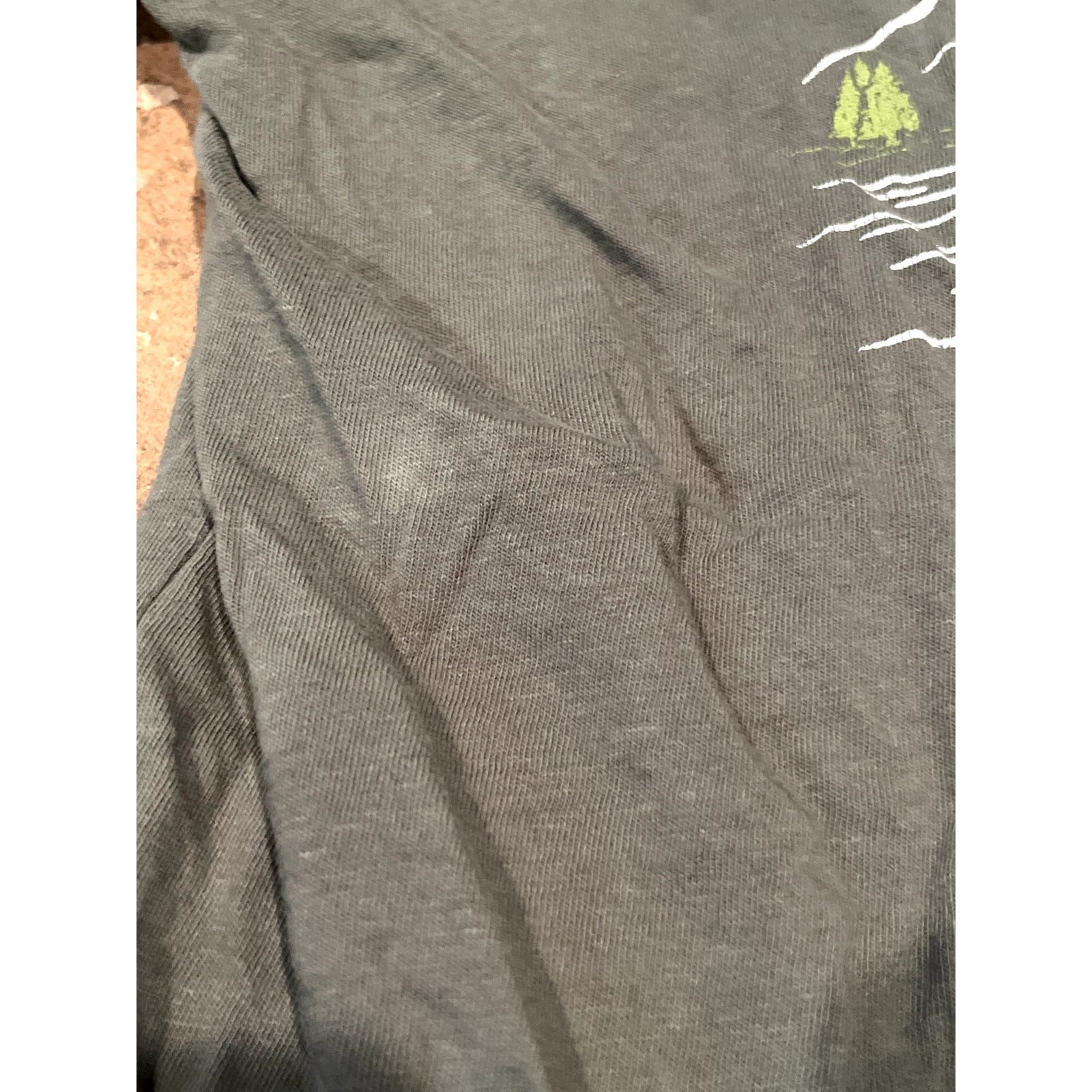 Columbia Green Shirt Medium Hiking Camping Outdoor Tee Casual Graphic Logo