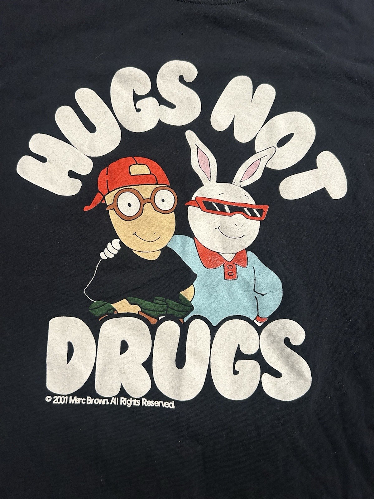 Vintage Arthur T-shirt Size Medium PBS Cartoon Hugs Not Drugs Y2K