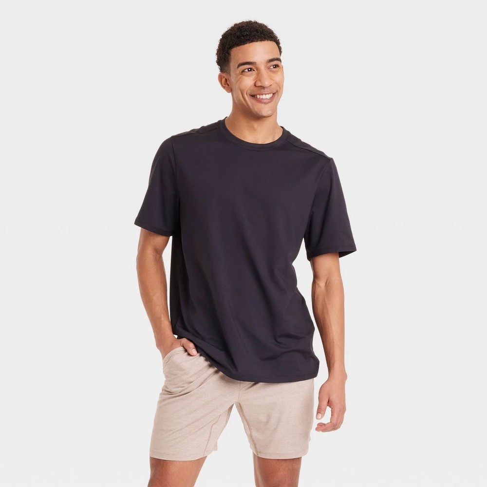 All in Motion Men’s Relaxed Fit Soft Stretch T-Shirt Size Large Black NWT