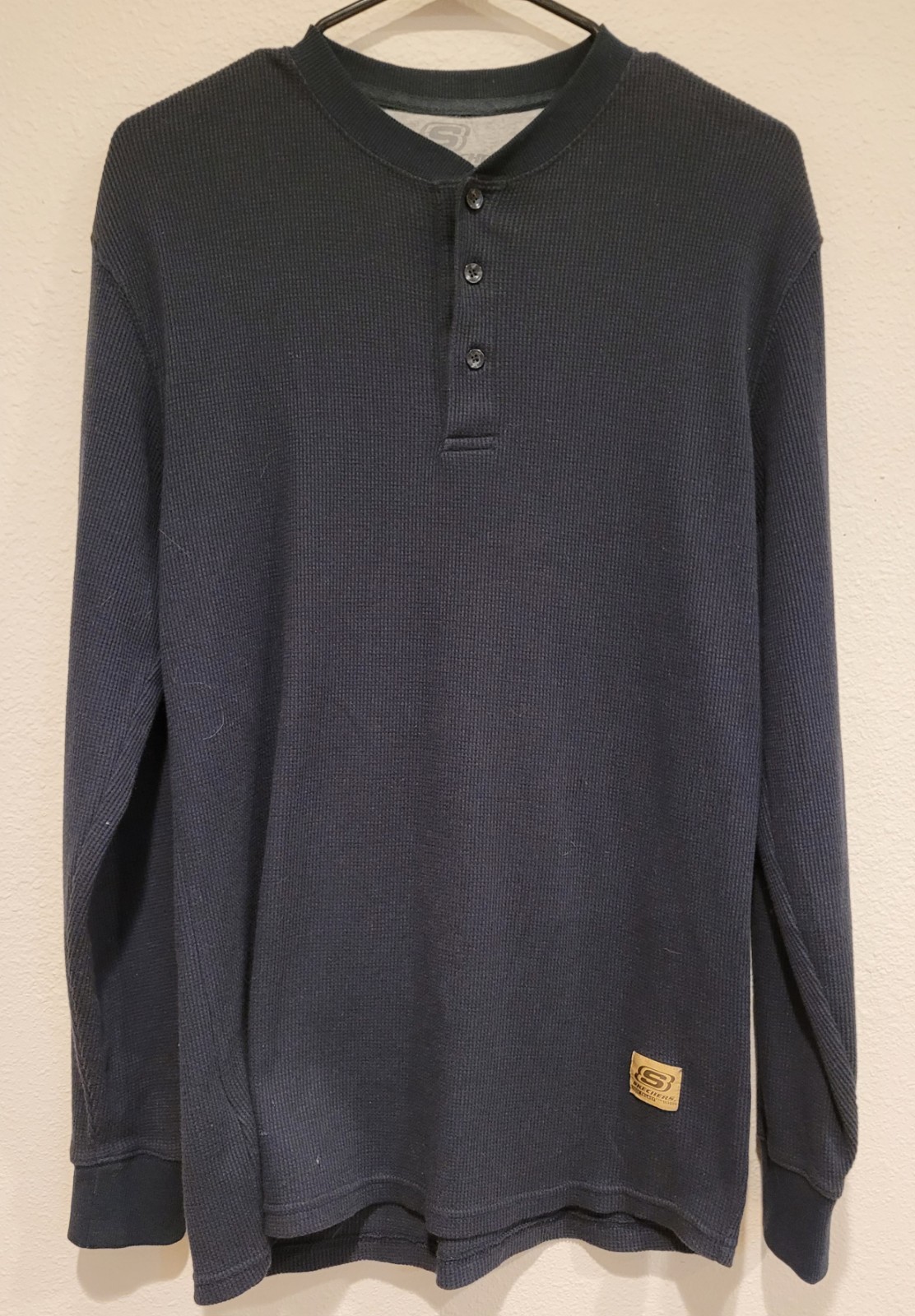 Skechers Work Men’s Small Black Henley Shirt. Long Length.