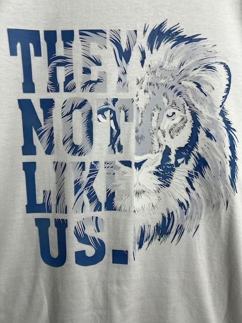 Lion Graphic White T-Shirt, XL – “THEY NOT LIKE US”, everyday casual streetwear.