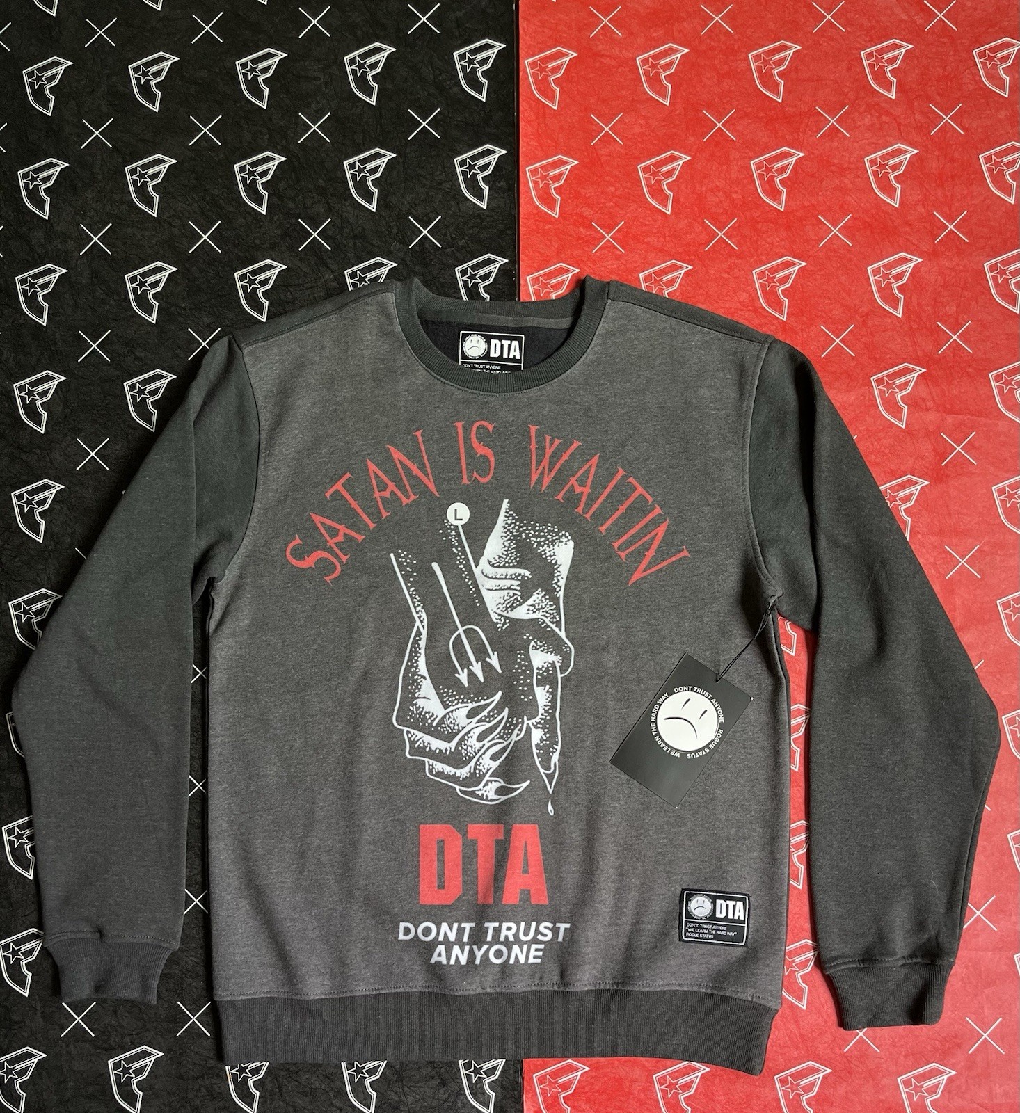 Rogue Status DTA Satan Hands Crewneck NWT Large Travis Barker Blink 182 Y2K