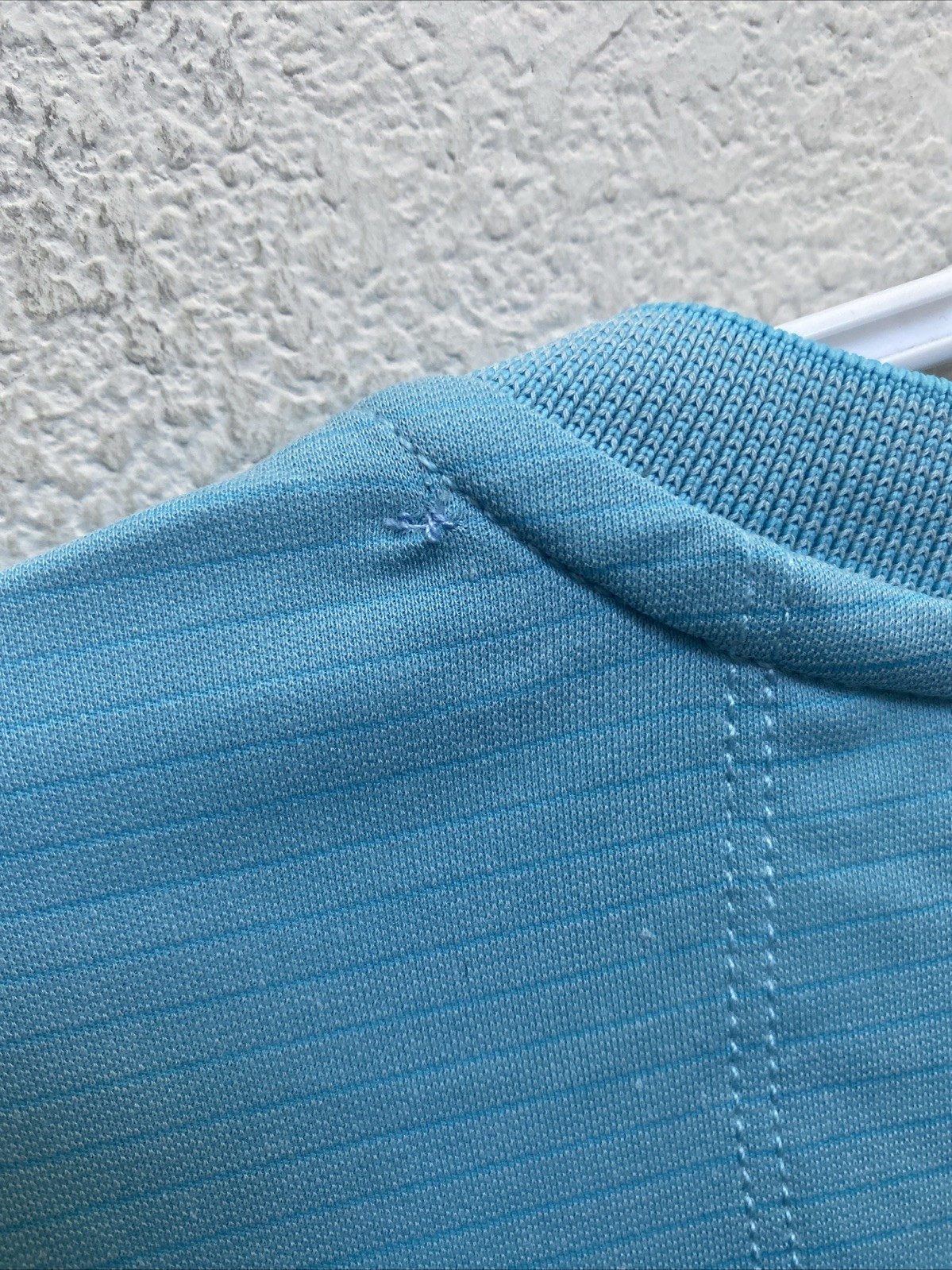 NEW Tommy Bahama Island Zone Men’s XL Blue T-shirt Short Sleeve Bay Stripe VNeck