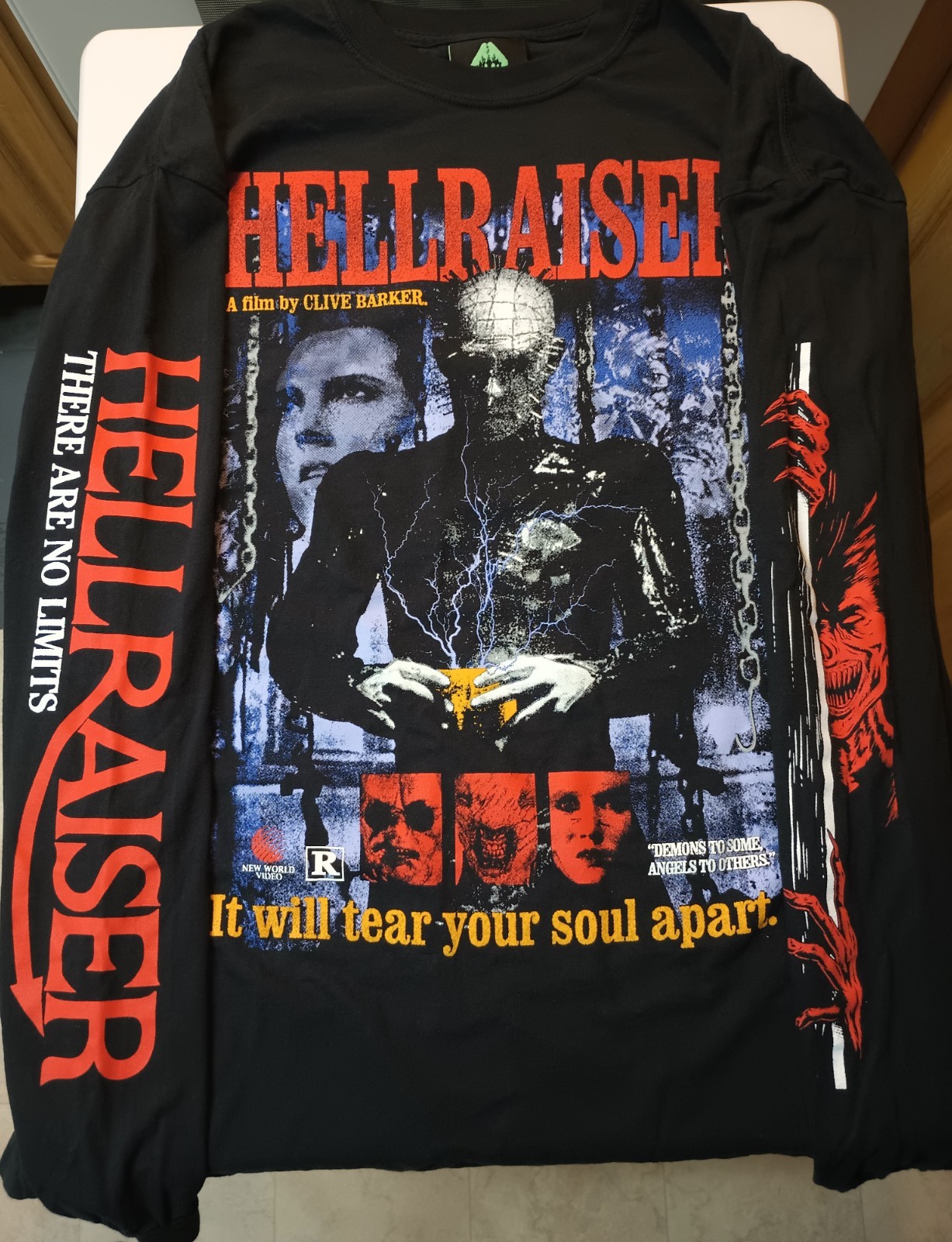 Graveyard Goods 2XL Long Sleeve Tee Hellraiser The Puzzle Box Unworn Sealed