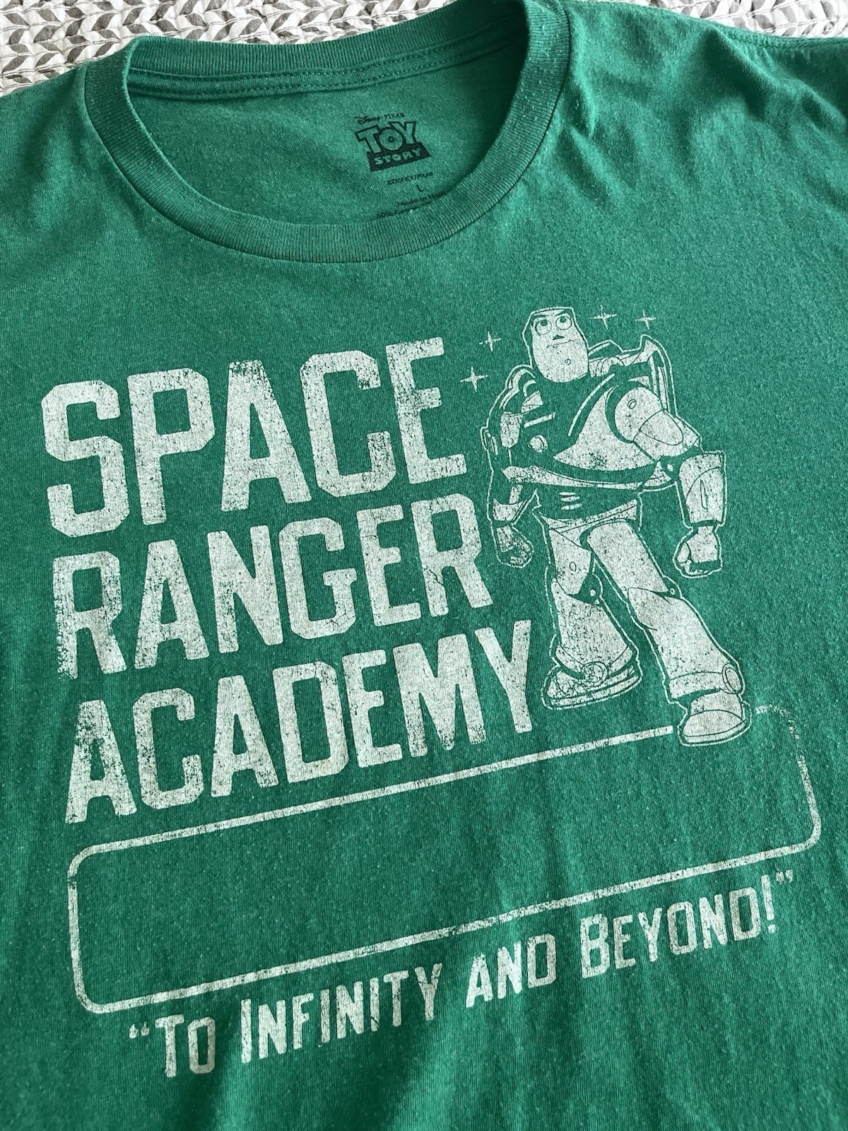 Disney Pixar Buzz Lightyear Space Ranger Academy Green Adult T-Shirt Large