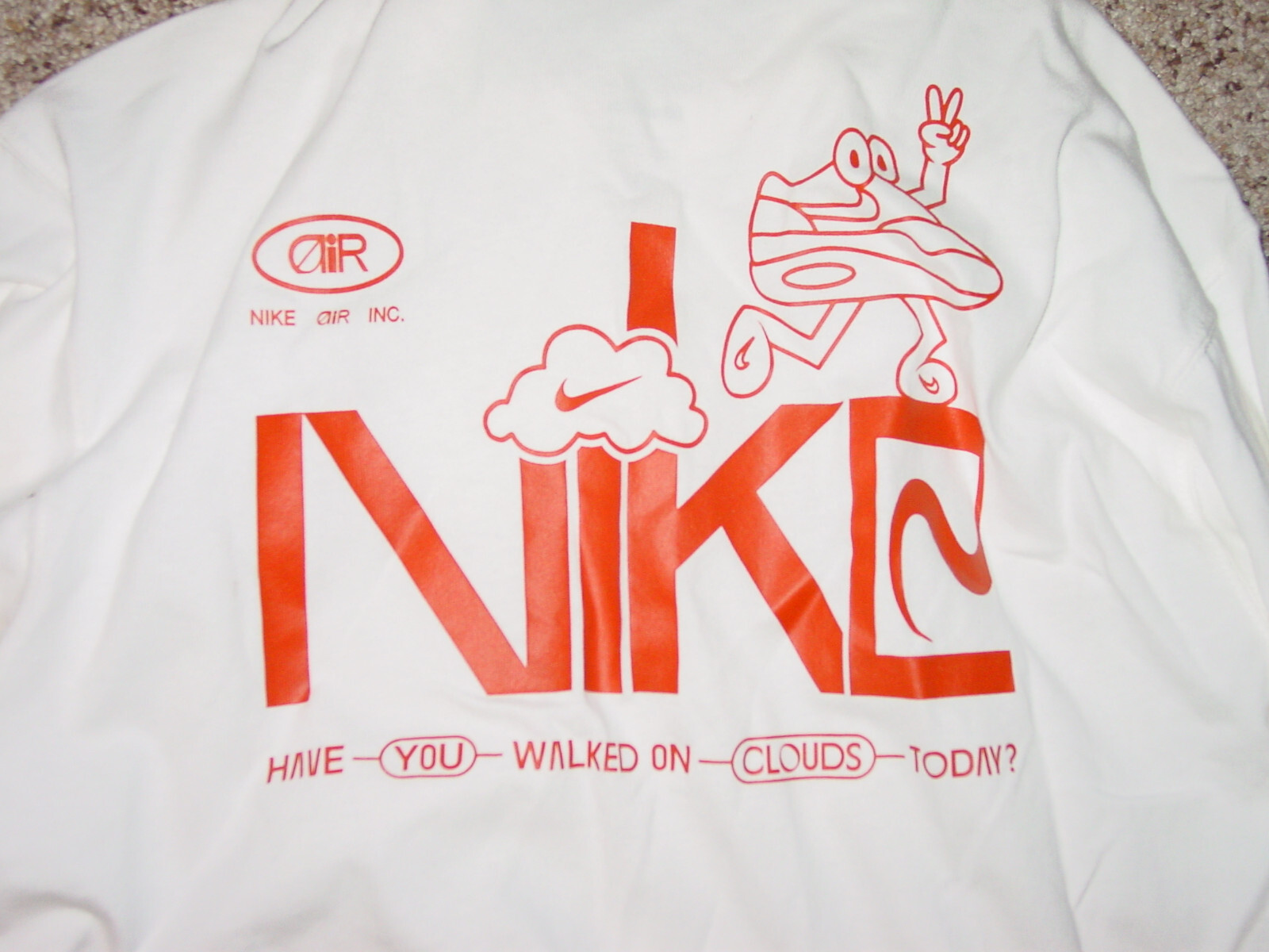 Mens Nike Graphics Sportswear FJ1087-133 Longsleeve Air, Inc. White Shirt Size S